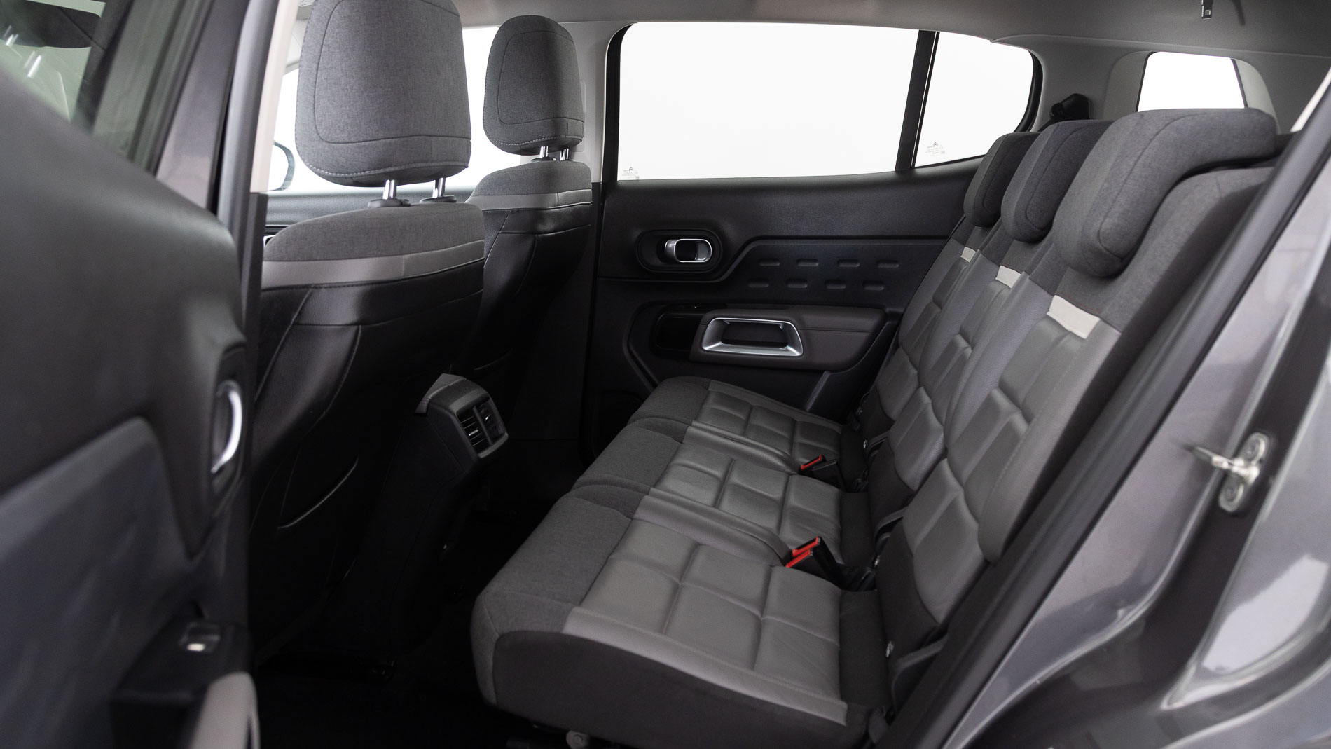 citroen c5 aircross shine 1.6 PURETECH HYBRID 225 E-EAT 2022 gris platino / negro 22