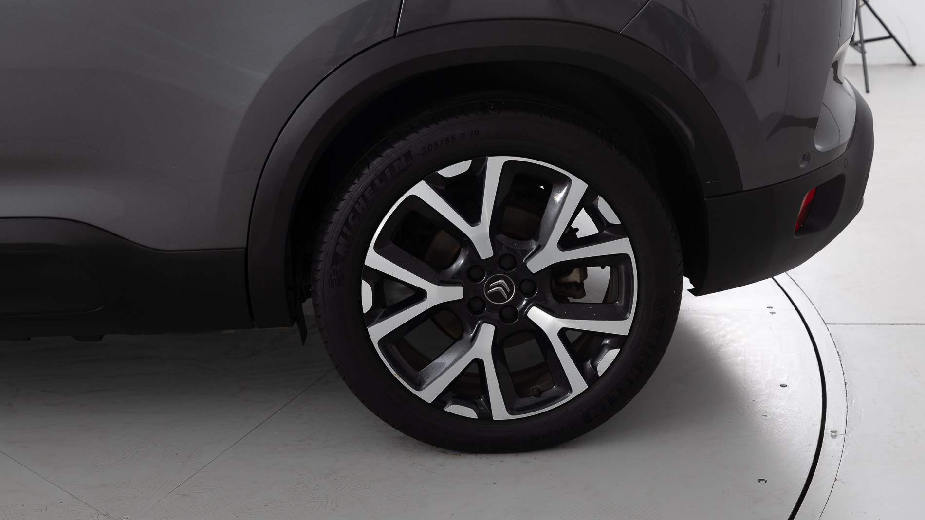 citroen c5 aircross shine 1.6 PURETECH HYBRID 225 E-EAT 2022 gris platino / negro 26