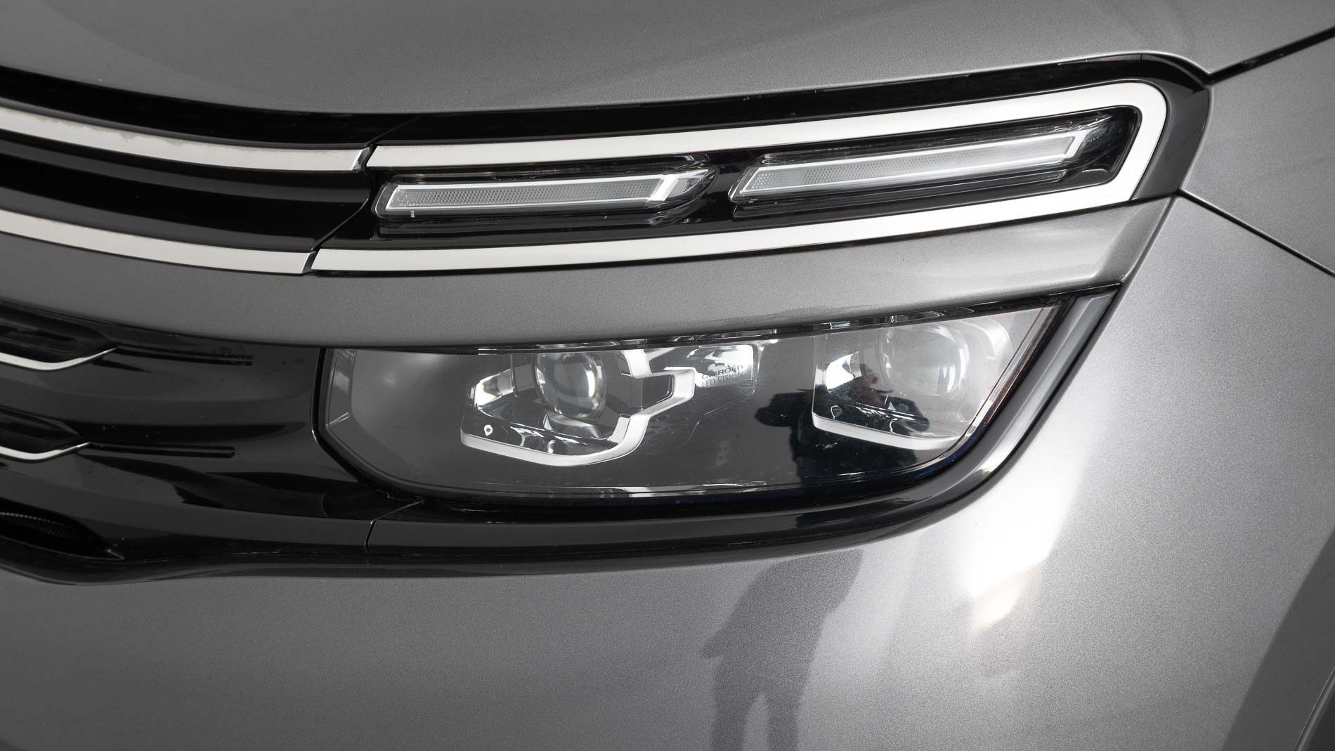 citroen c5 aircross shine 1.6 PURETECH HYBRID 225 E-EAT 2022 gris platino / negro 31