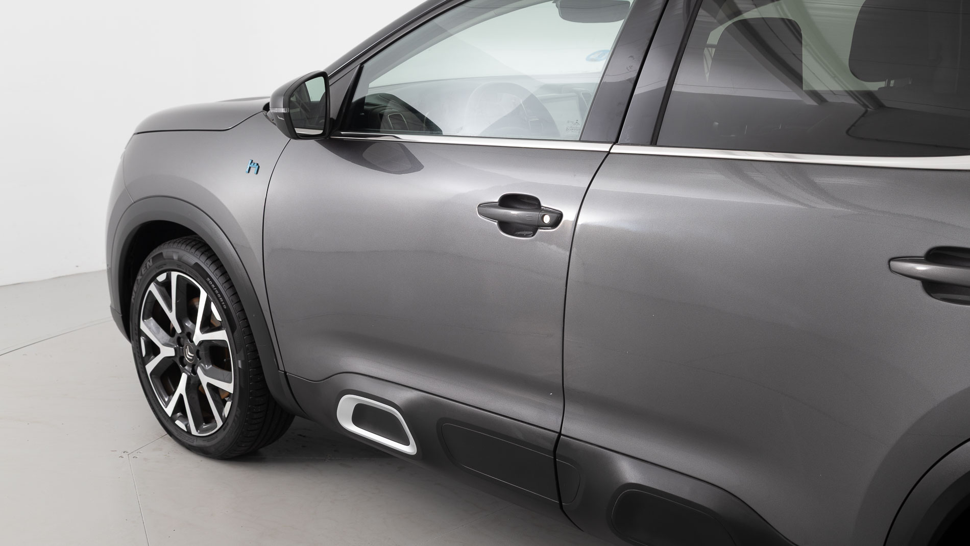 citroen c5 aircross shine 1.6 PURETECH HYBRID 225 E-EAT 2022 gris platino / negro 36