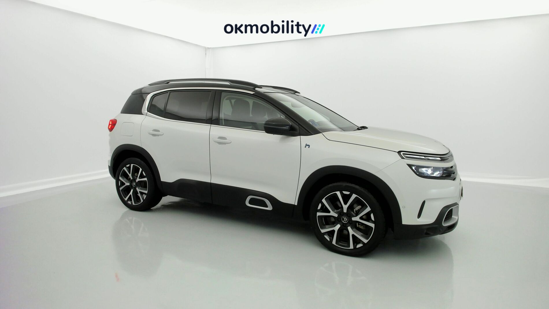 citroen c5 aircross shine 1.6 PURETECH HYBRID 225 E-EAT 2022 blanco nacarado / negro 2