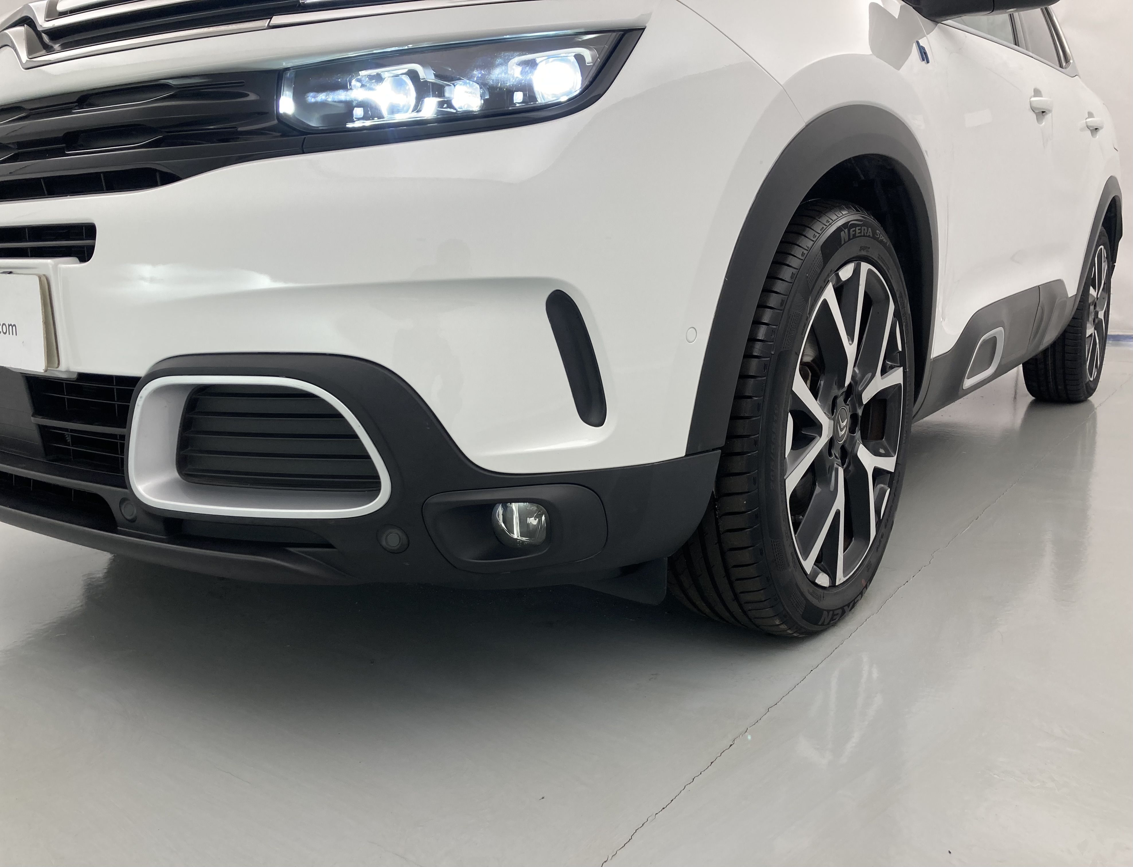 citroen c5 aircross shine 1.6 PURETECH HYBRID 225 E-EAT 2022 blanco nacarado / negro 28