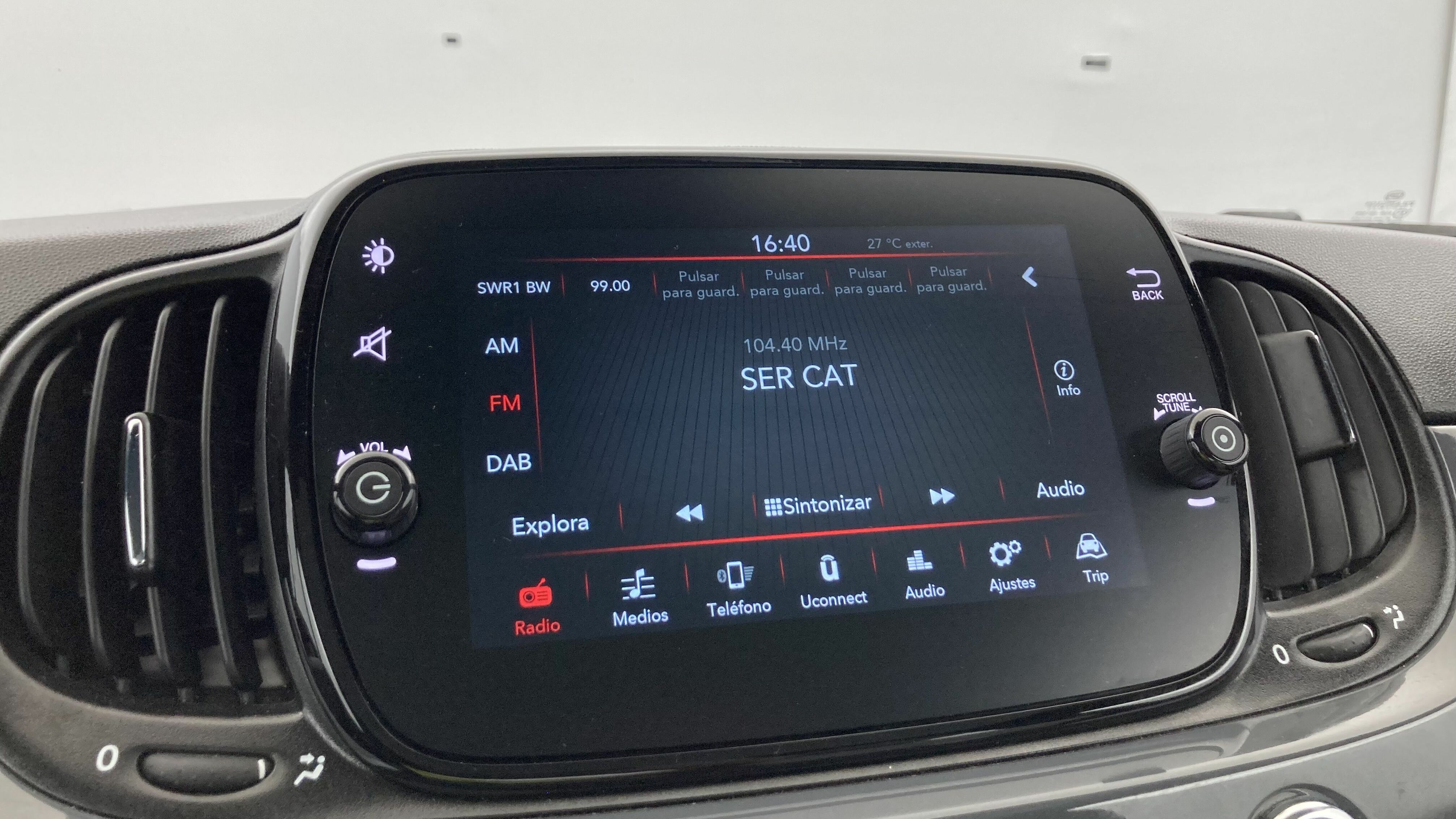 fiat 500 dolcevita 1.0 HYBRID 70 MHEV 2022 carrara grau 19