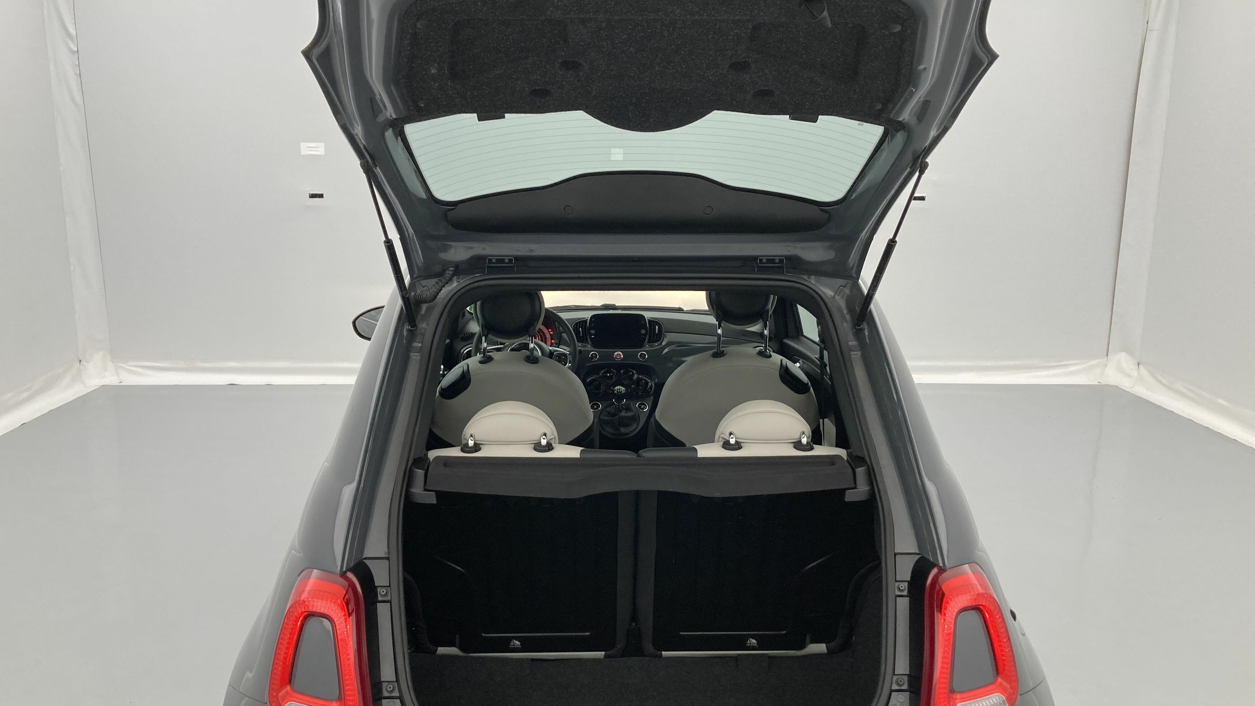 fiat 500 dolcevita 1.0 HYBRID 70 MHEV 2022 carrara grau 24