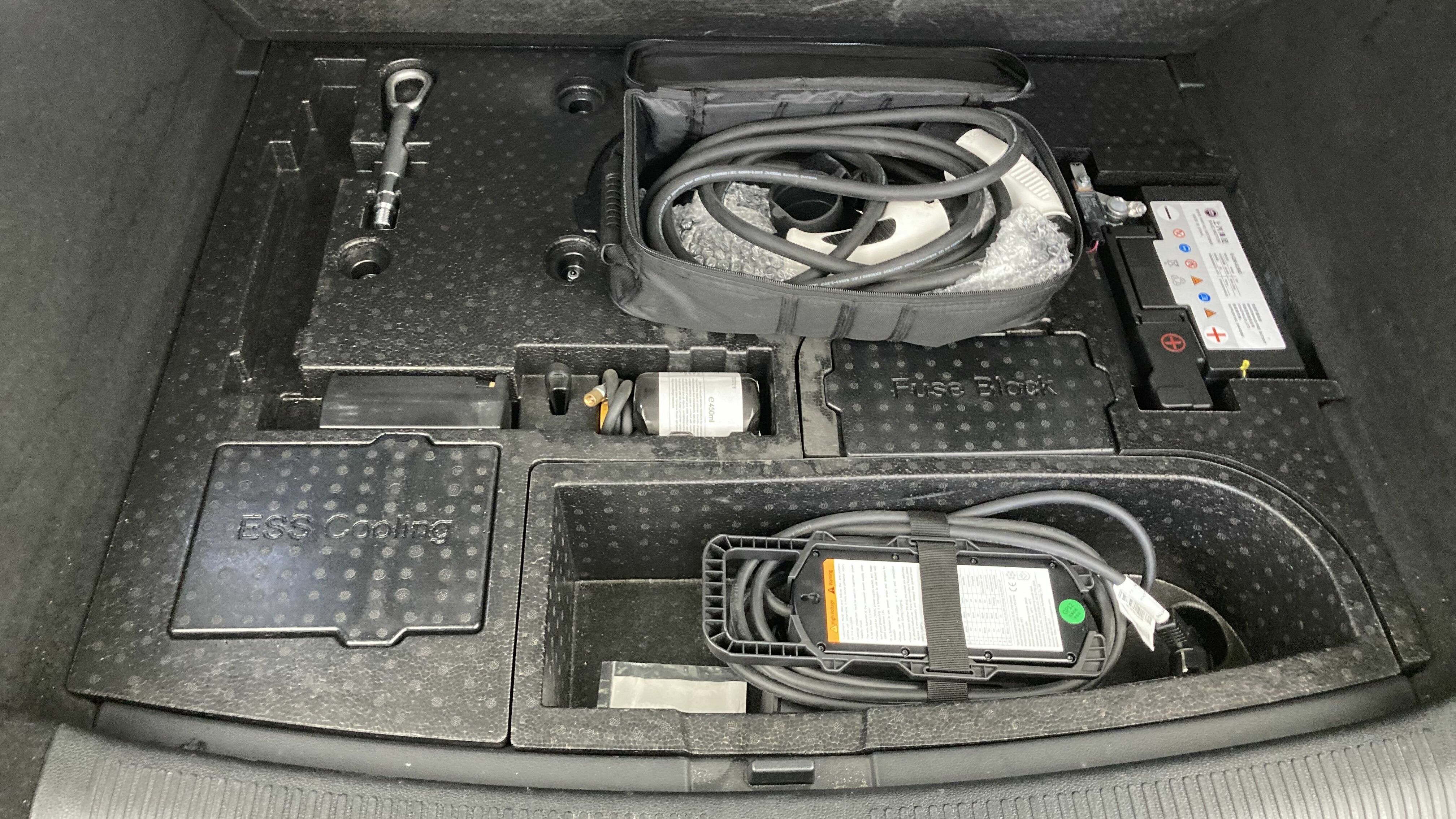 mg ehs phev exclusive 1.5 T-GDI 258 PHEV 2022 pebble black 23