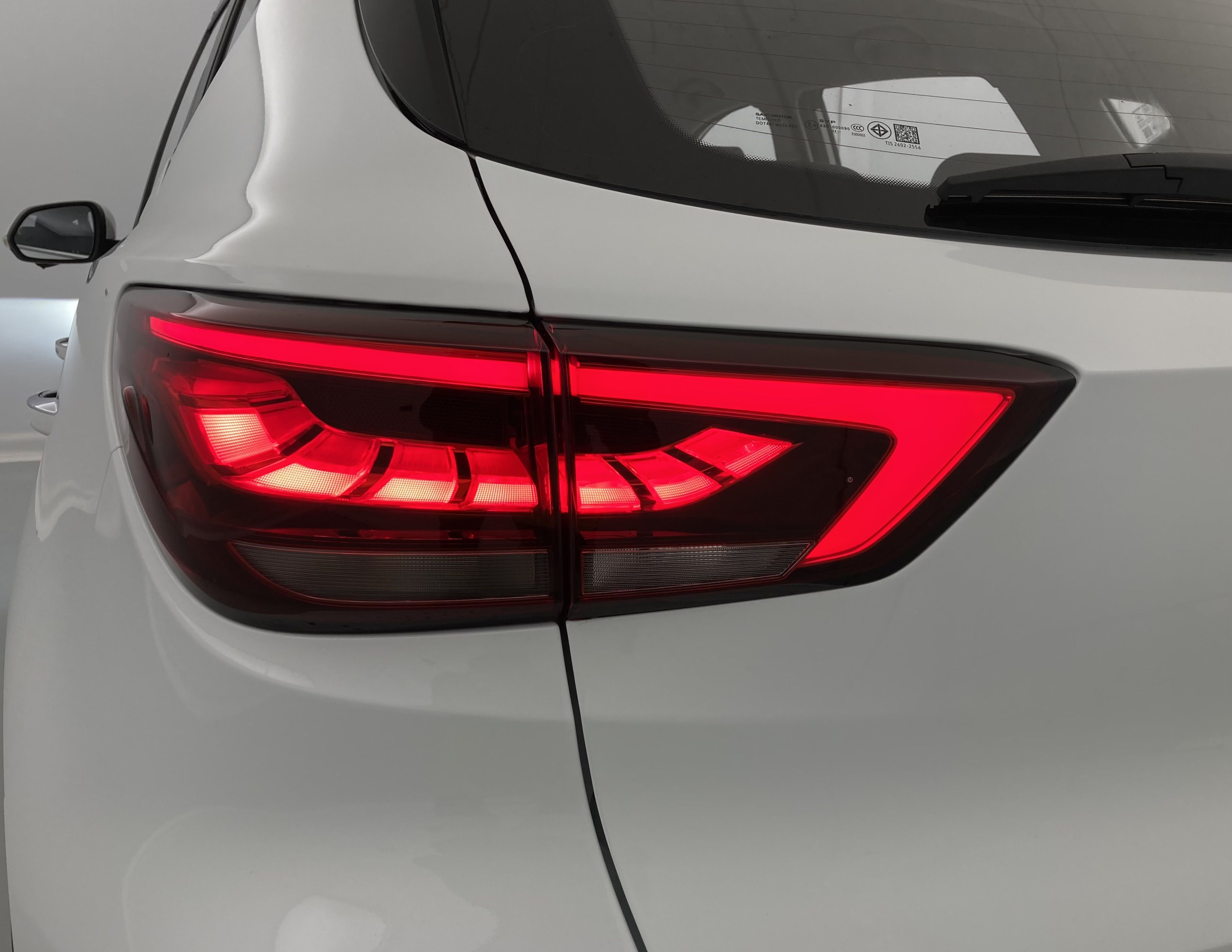 mg zs luxury 1.0 T-GDI 111 CA 2023 dover white 15