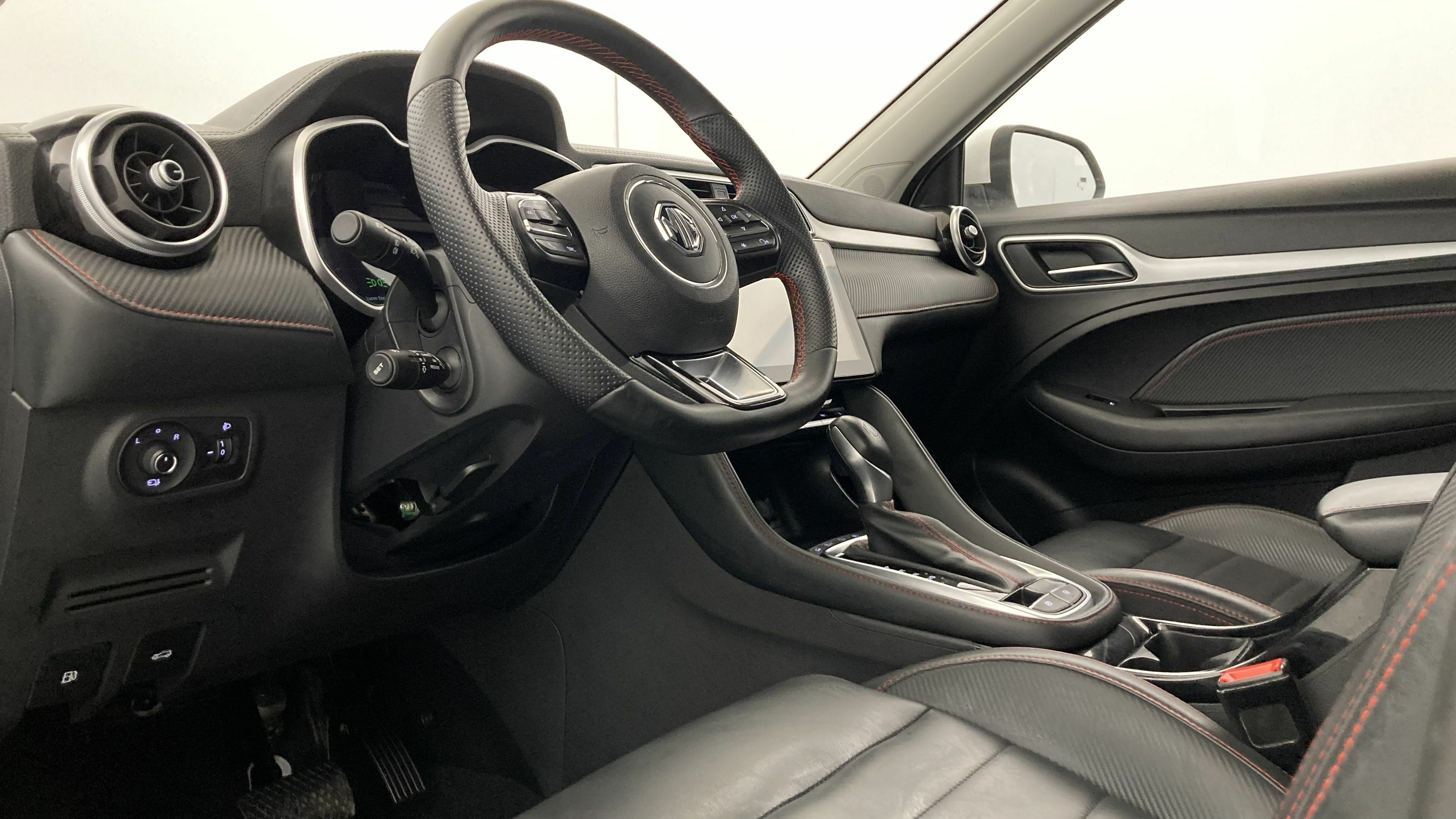 mg zs luxury 1.0 T-GDI 110 AT 2024 dover white 15