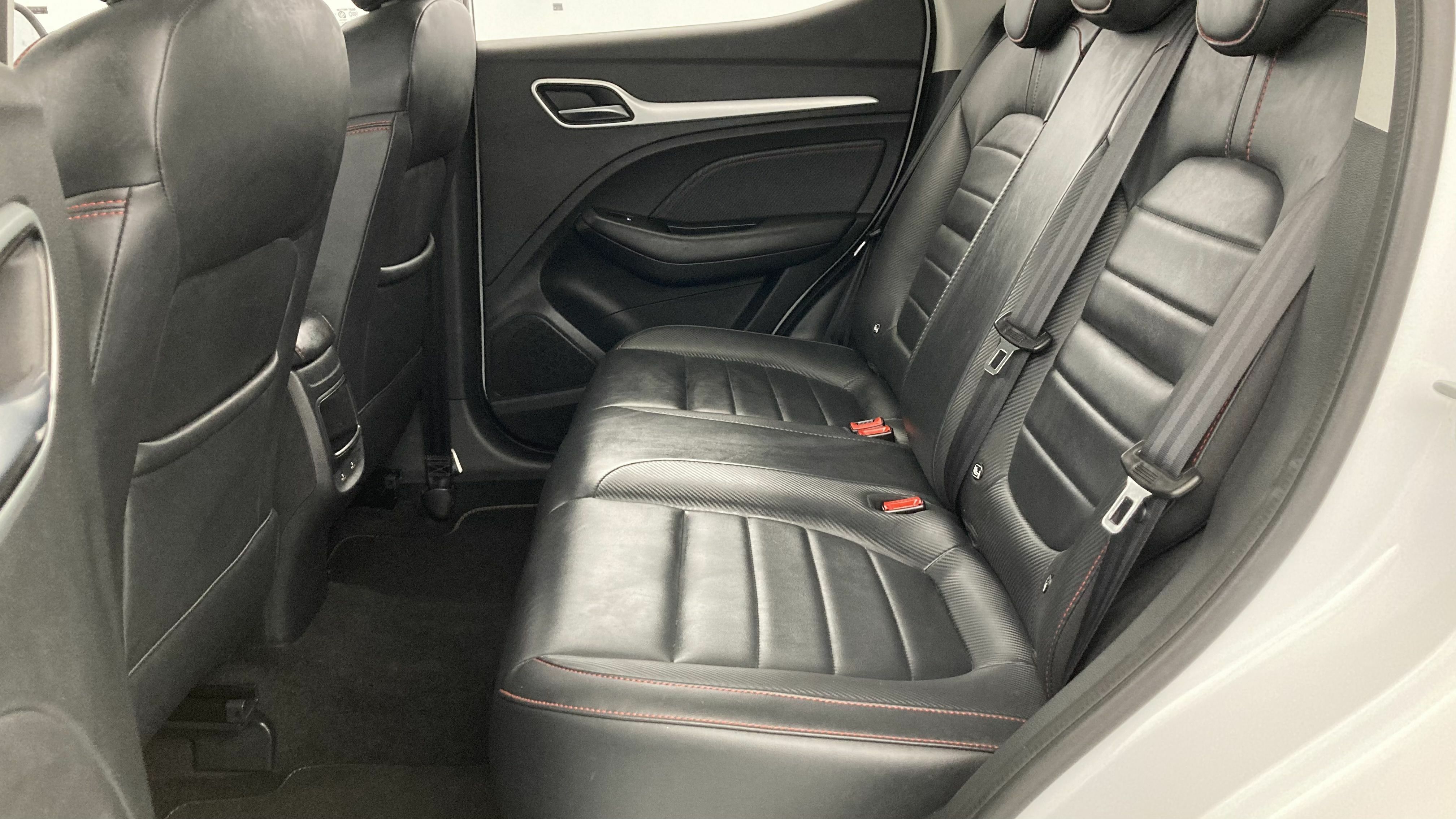 mg zs luxury 1.0 T-GDI 110 AT 2024 dover white 21
