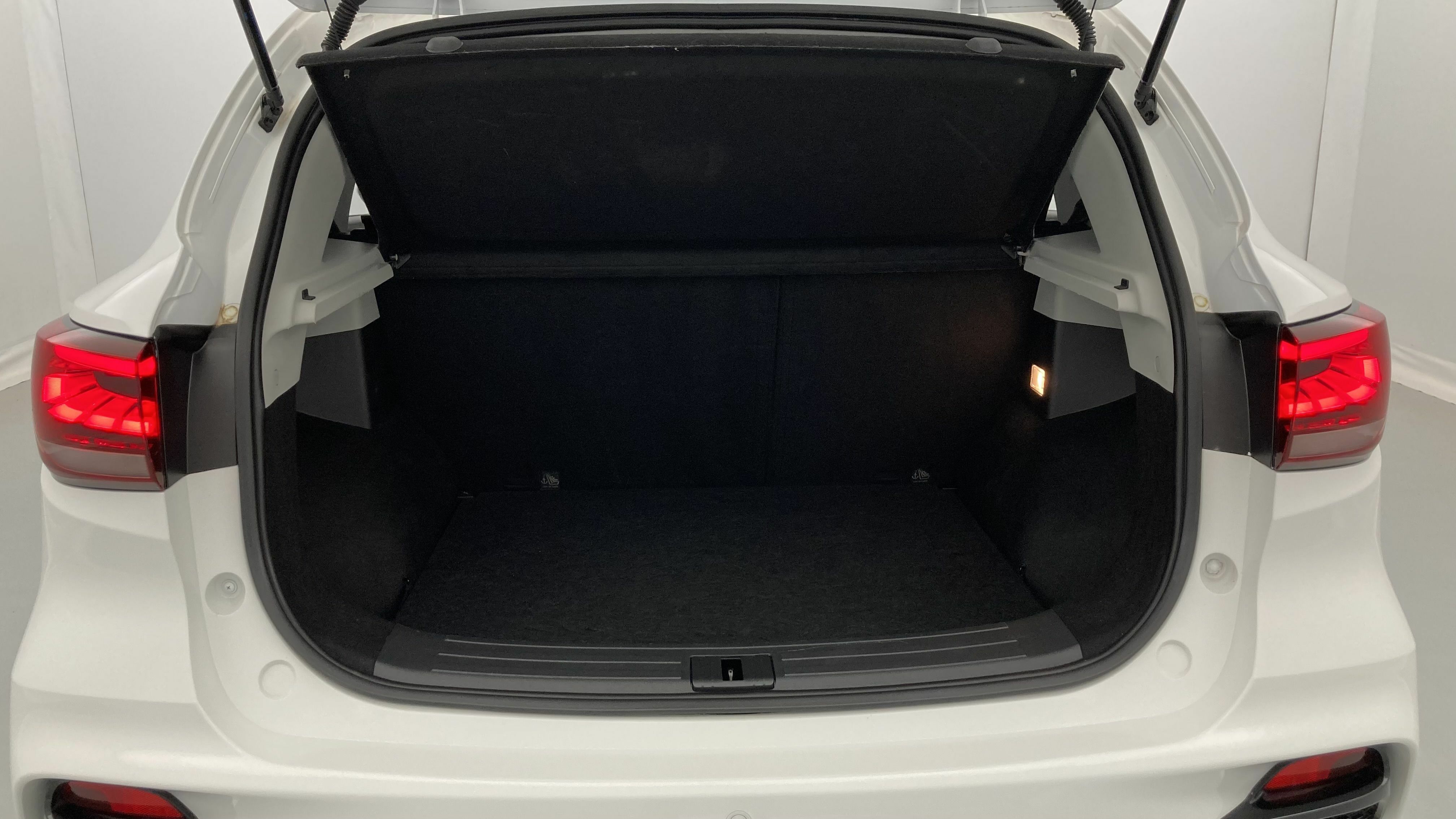 mg zs luxury 1.0 T-GDI 110 AT 2024 dover white 24