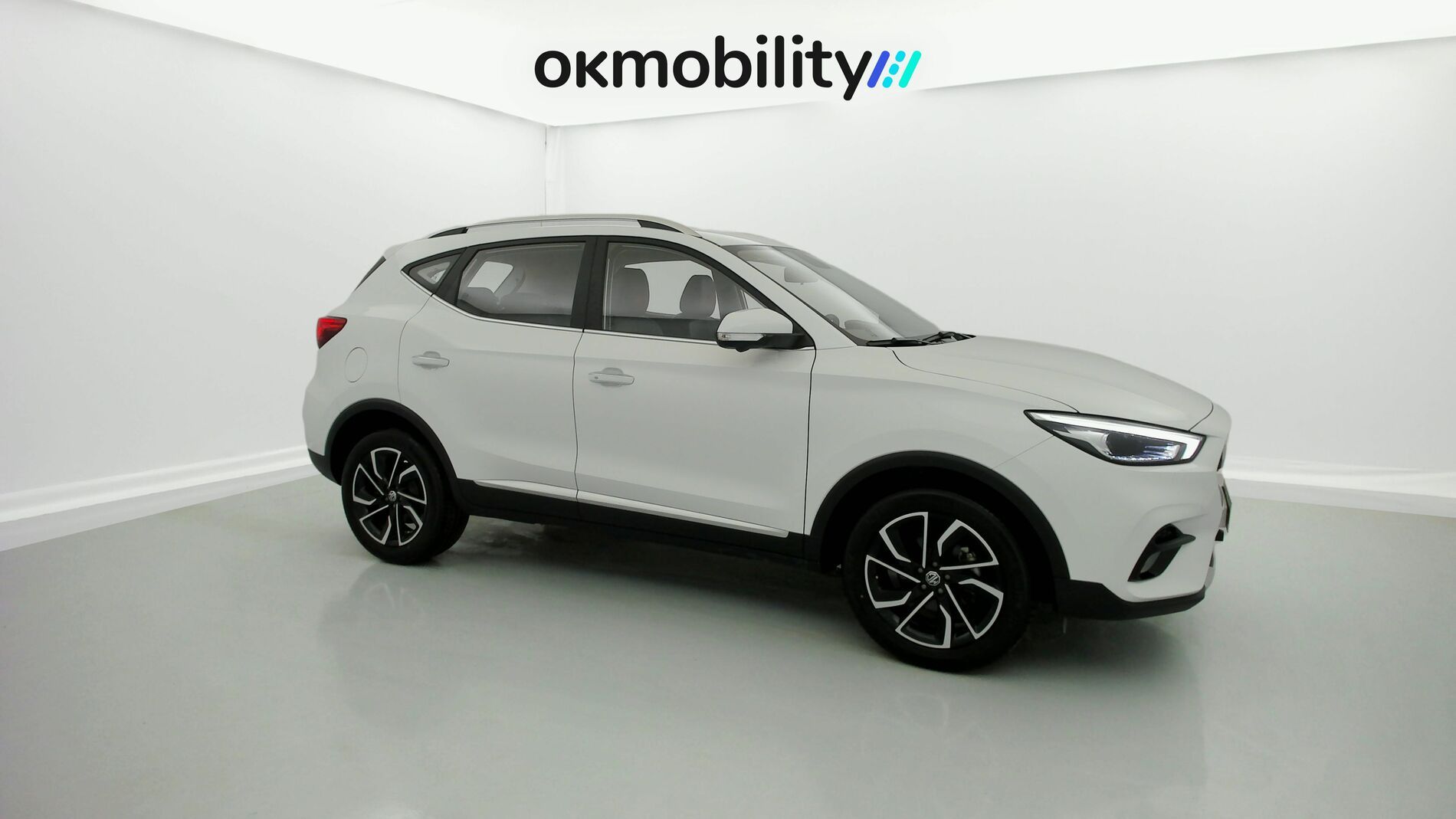 mg zs luxury 1.0 T-GDI 110 AT 2024 dover white 2