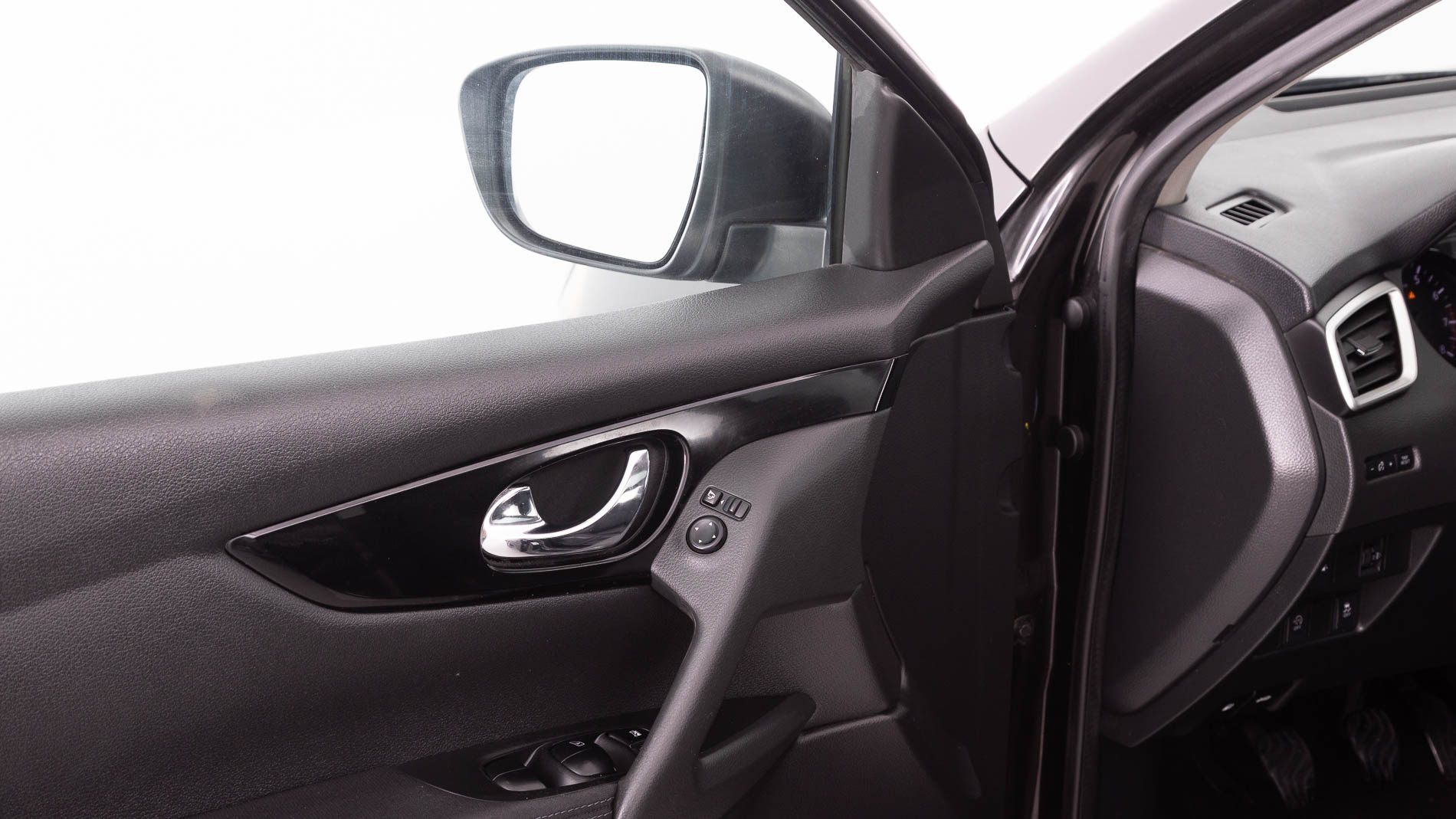 nissan qashqai n connecta 1.2 DIG-T 115 2017 negro 23