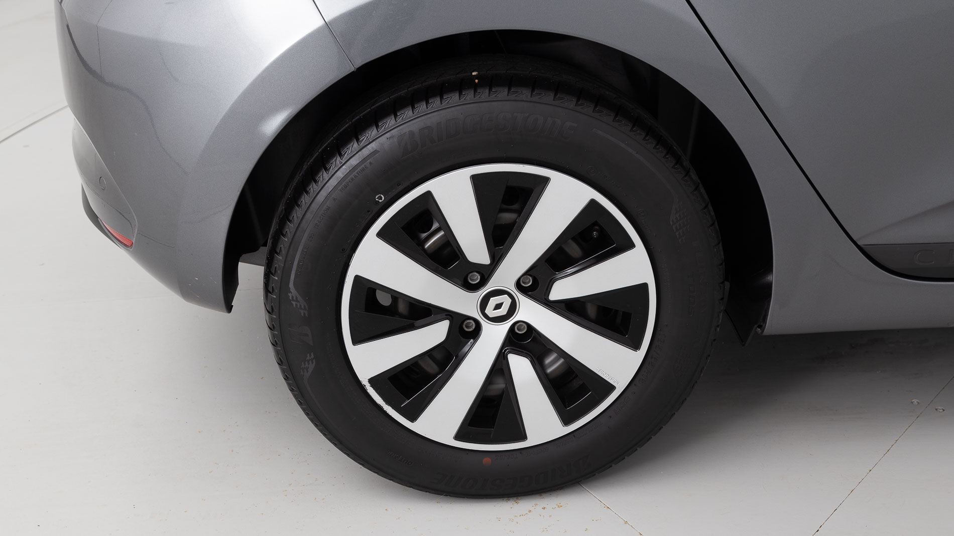 renault clio equilibre 1.0 TCE 90 2023 gris pizarra 27