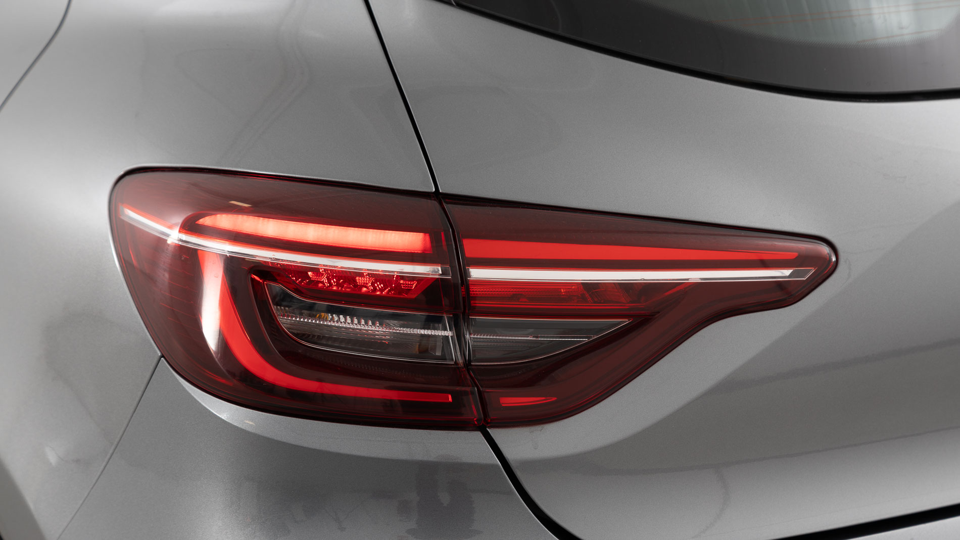 renault clio equilibre 1.0 TCE 90 2023 gris pizarra 33