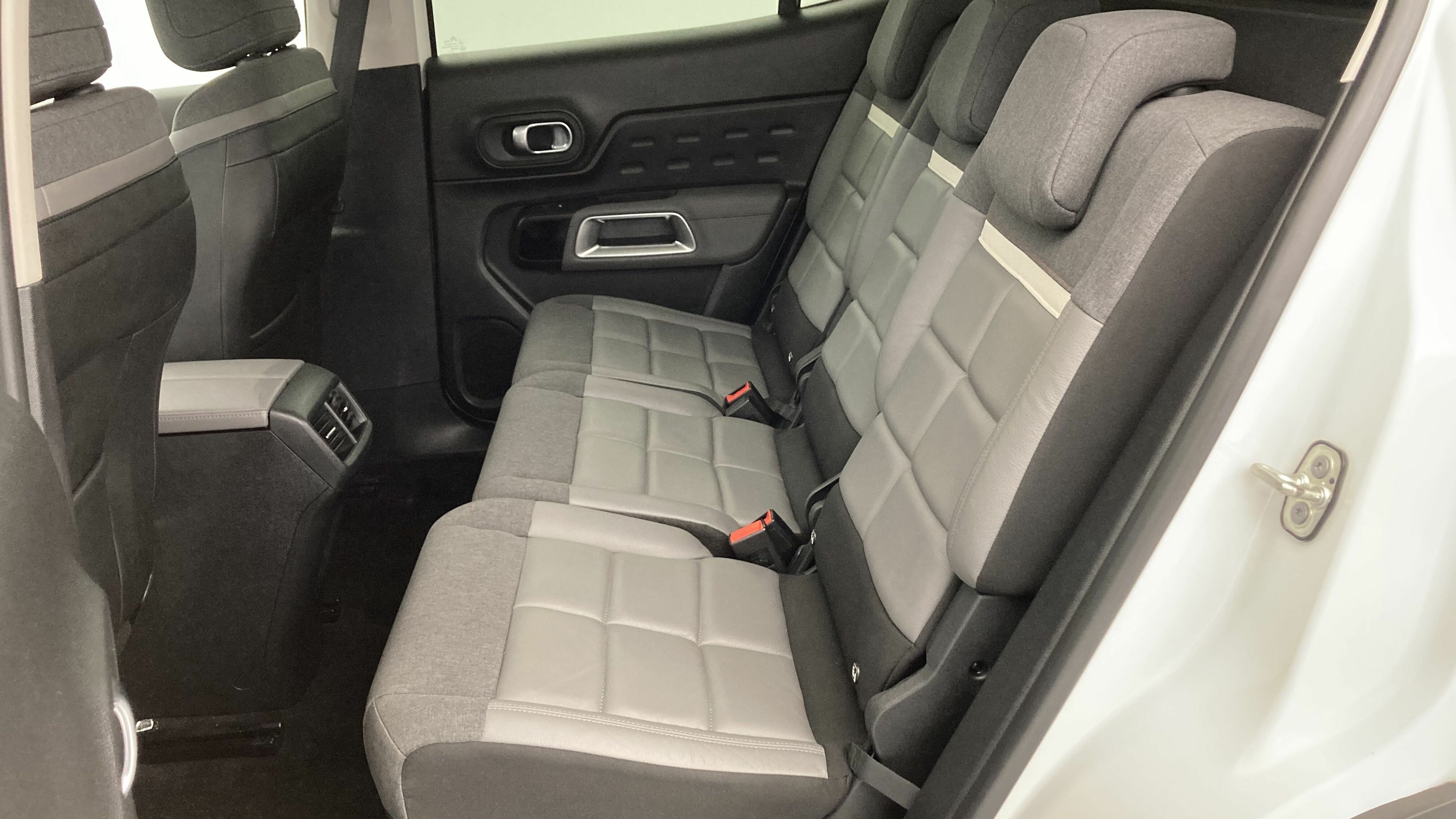 citroen c5 aircross shine 1.6 PURETECH HYBRID 225 E-EAT 2022 blanco nacarado / negro 18