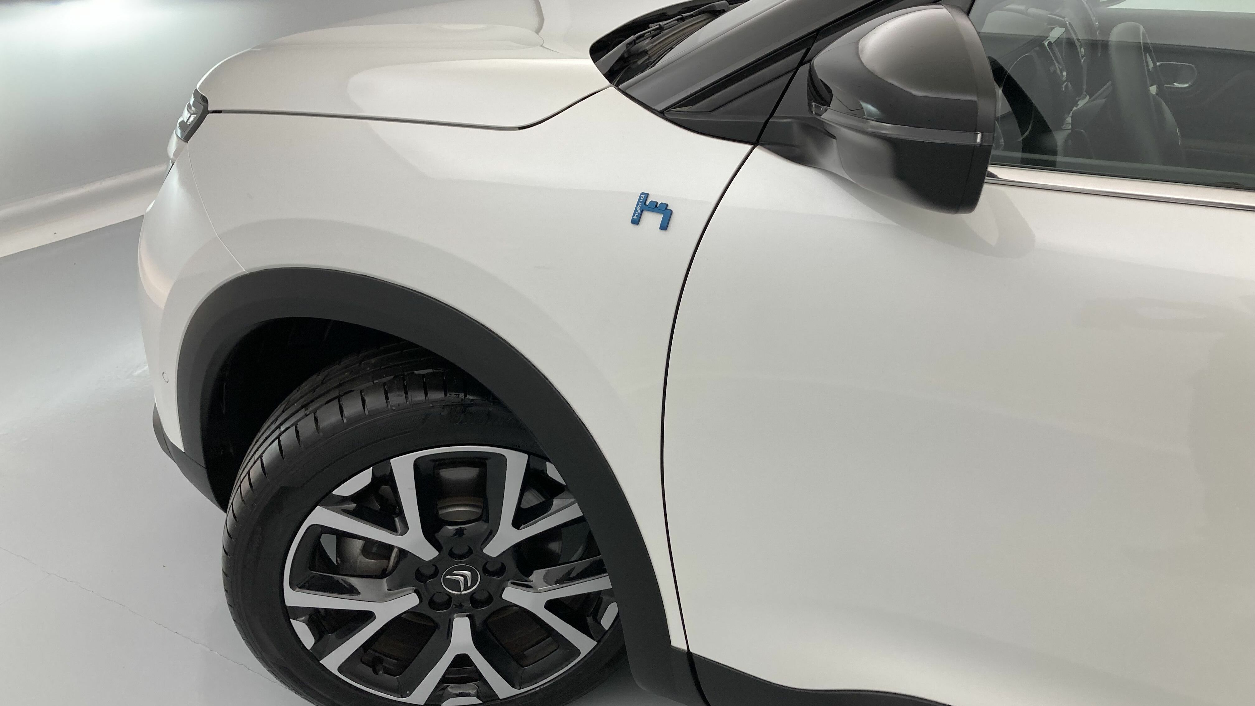 citroen c5 aircross shine 1.6 PURETECH HYBRID 225 E-EAT 2022 blanco nacarado / negro 23