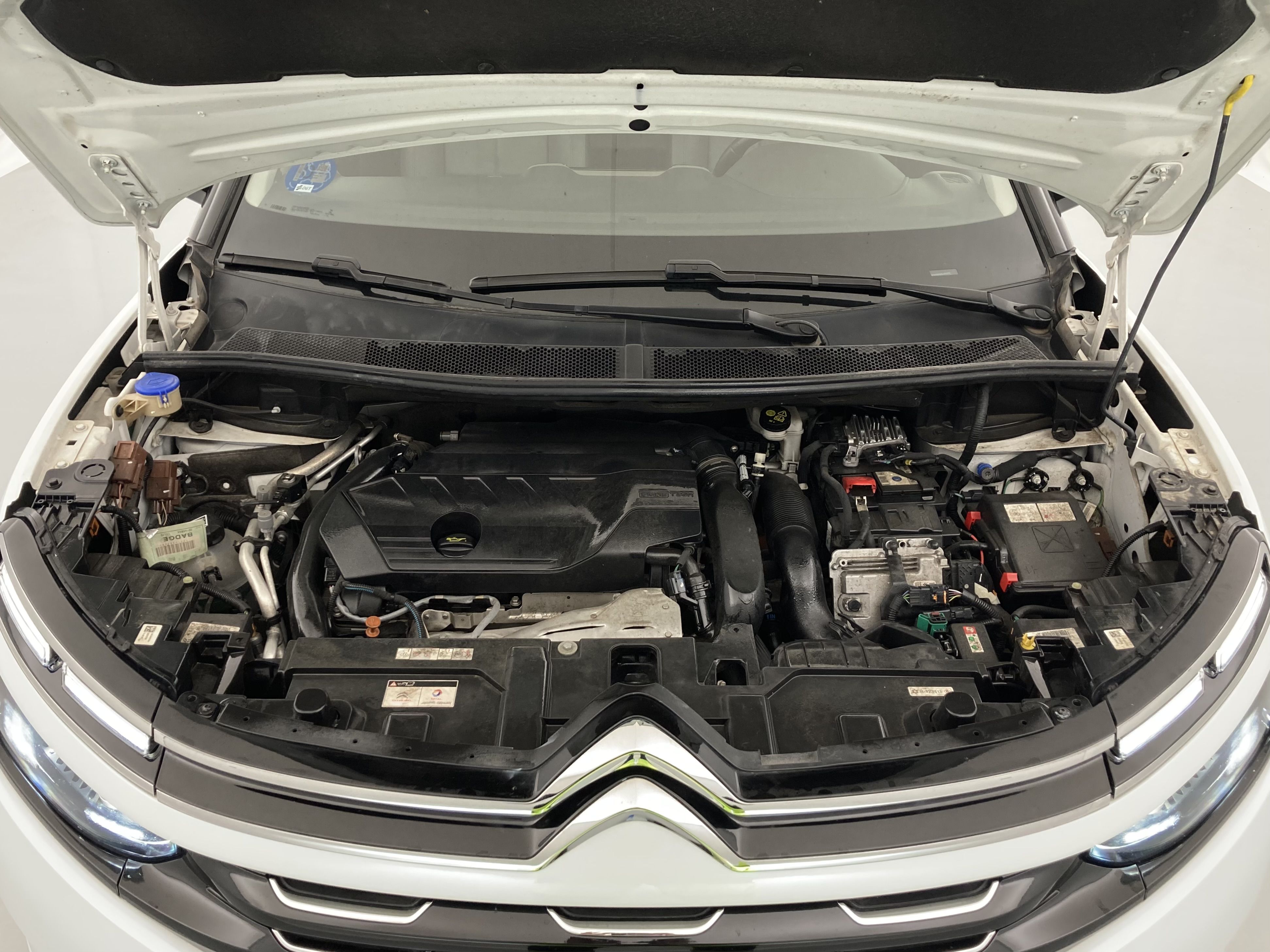 citroen c5 aircross shine 1.6 PURETECH HYBRID 225 E-EAT 2022 blanco nacarado / negro 28