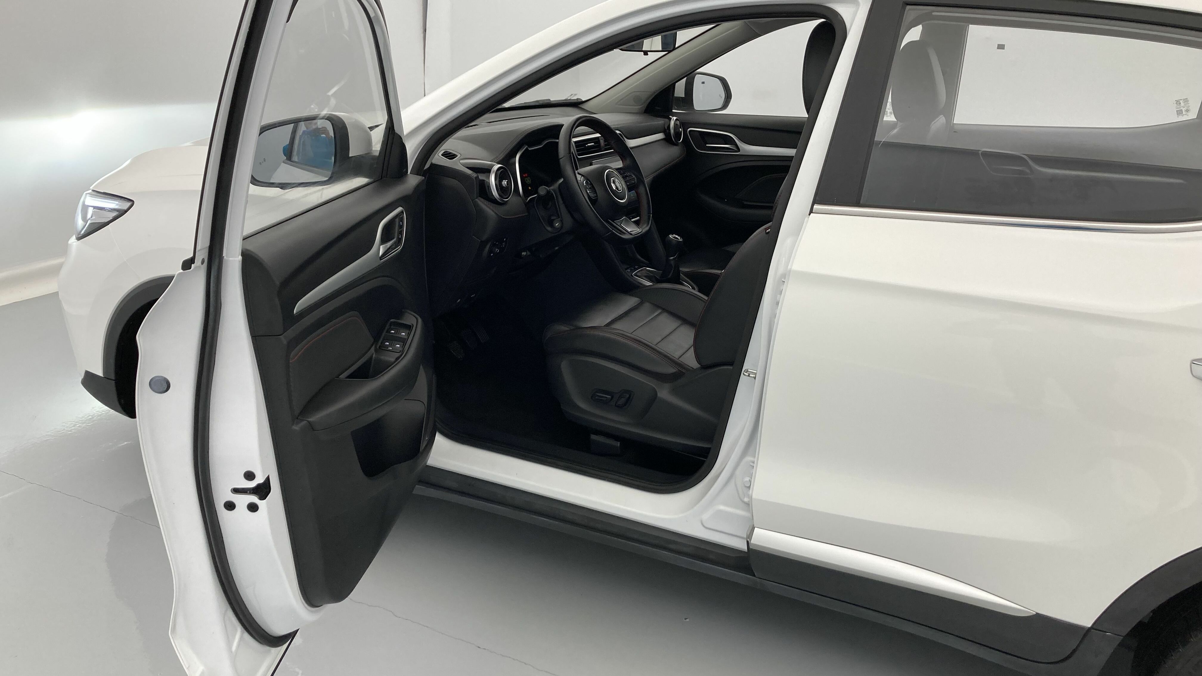 mg zs luxury 1.0 T-GDI 111 2023 dover white 11