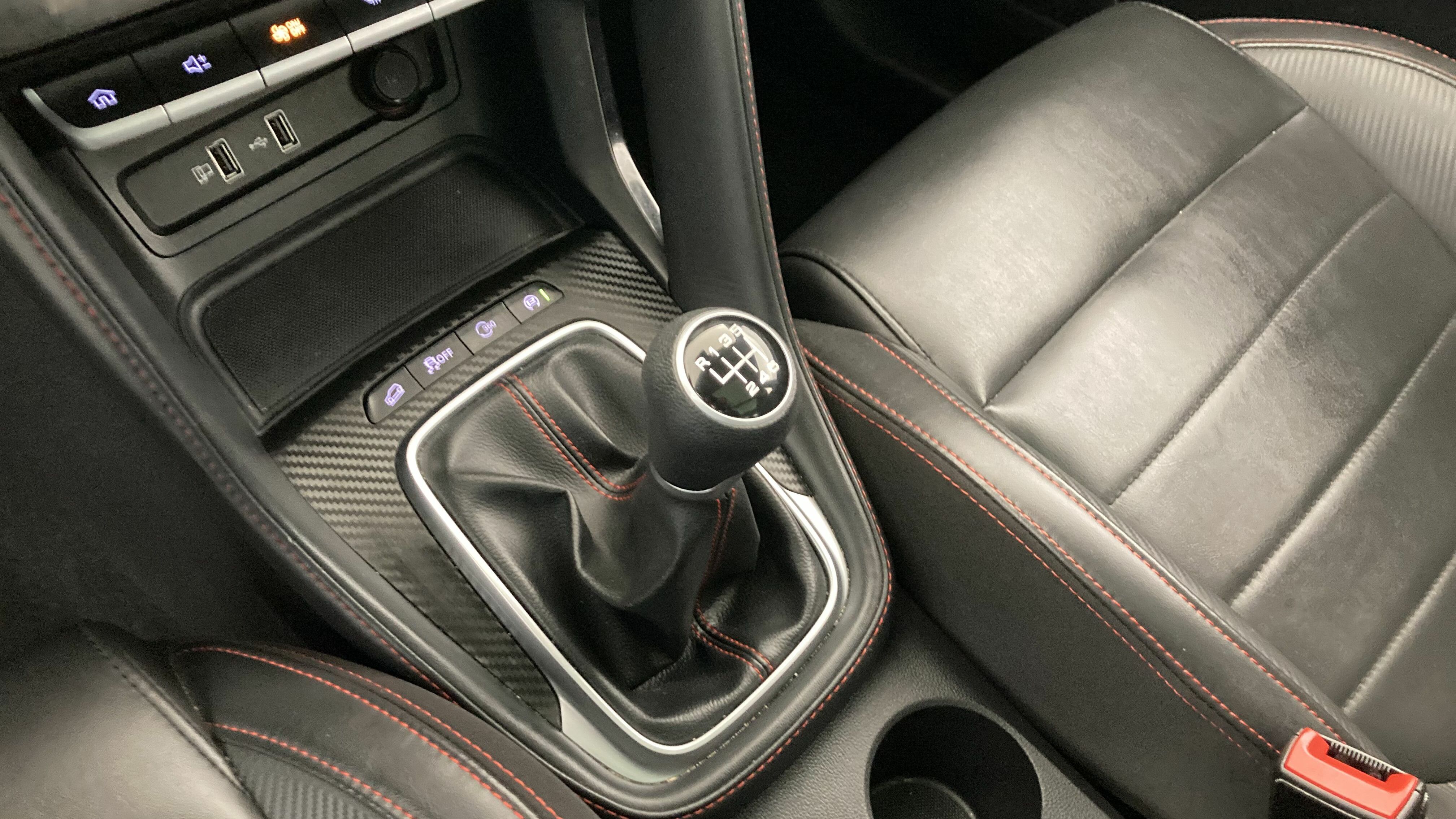 mg zs luxury 1.0 T-GDI 111 2023 dover white 16