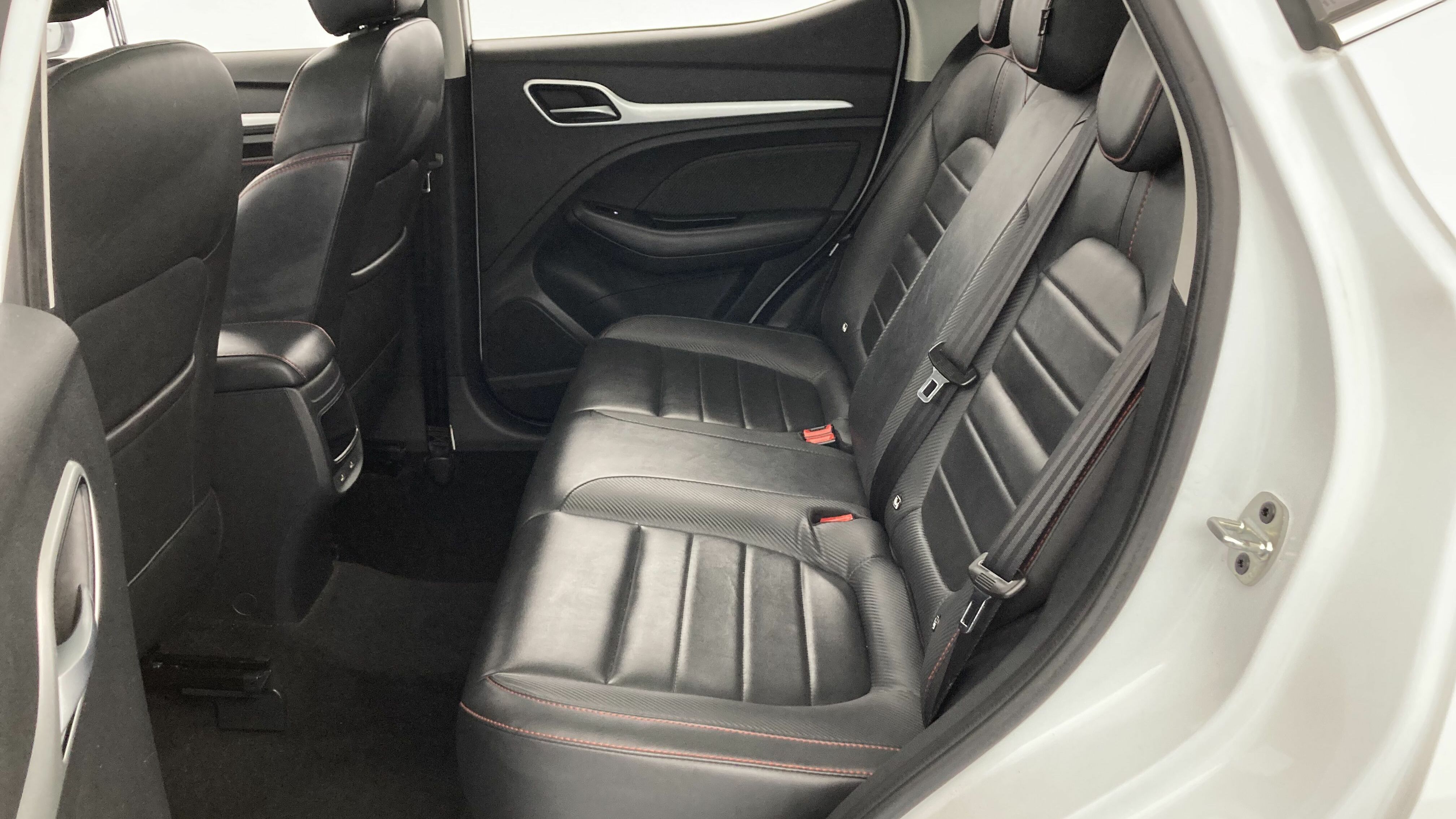 mg zs luxury 1.0 T-GDI 111 2023 dover white 17