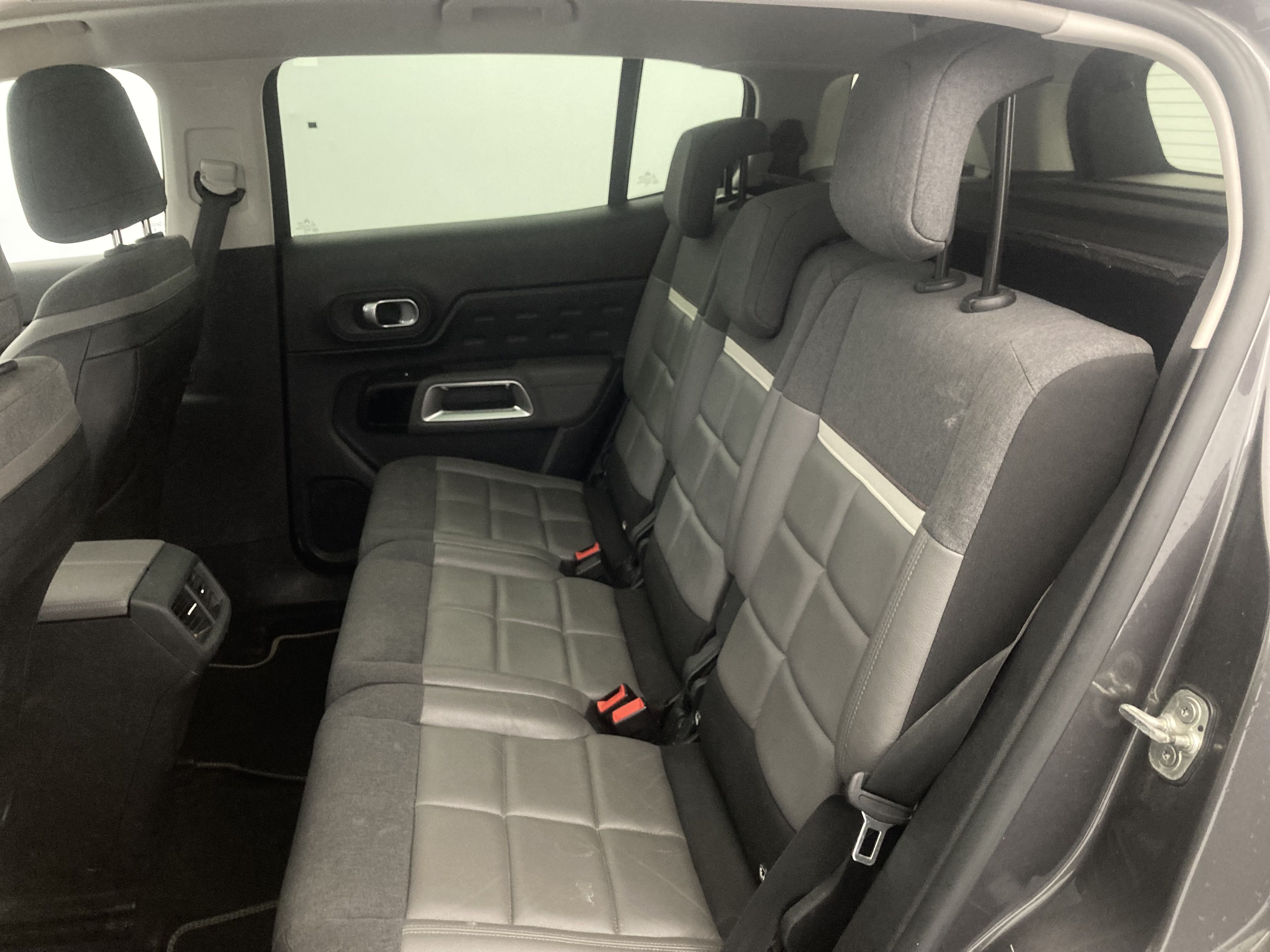 citroen c5 aircross shine 1.6 PURETECH HYBRID 225 E-EAT 2022 gris platino / negro 21