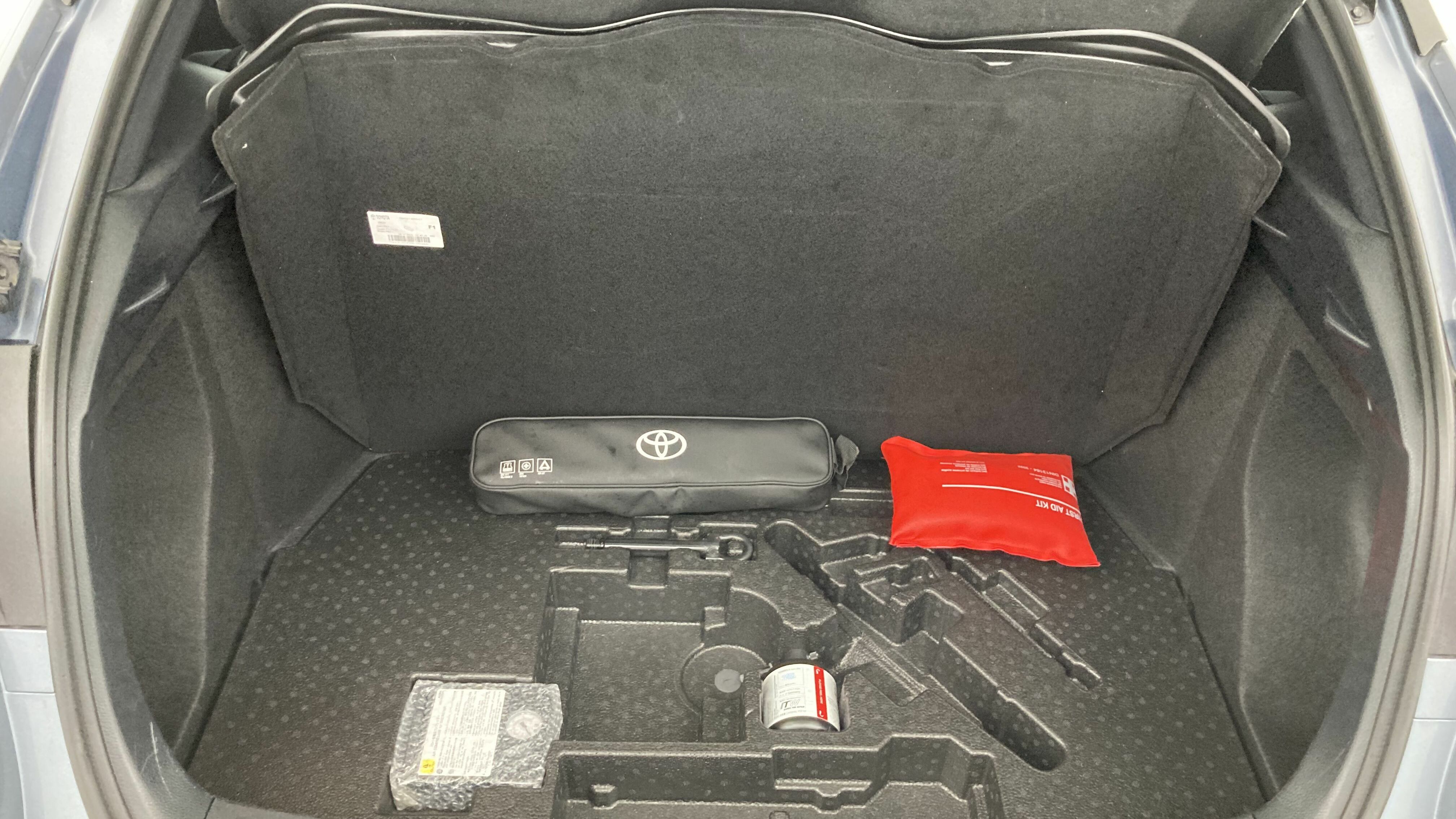 toyota c-hr business edition 1.8 E-CVT 125H 2023 azul sodalita 24