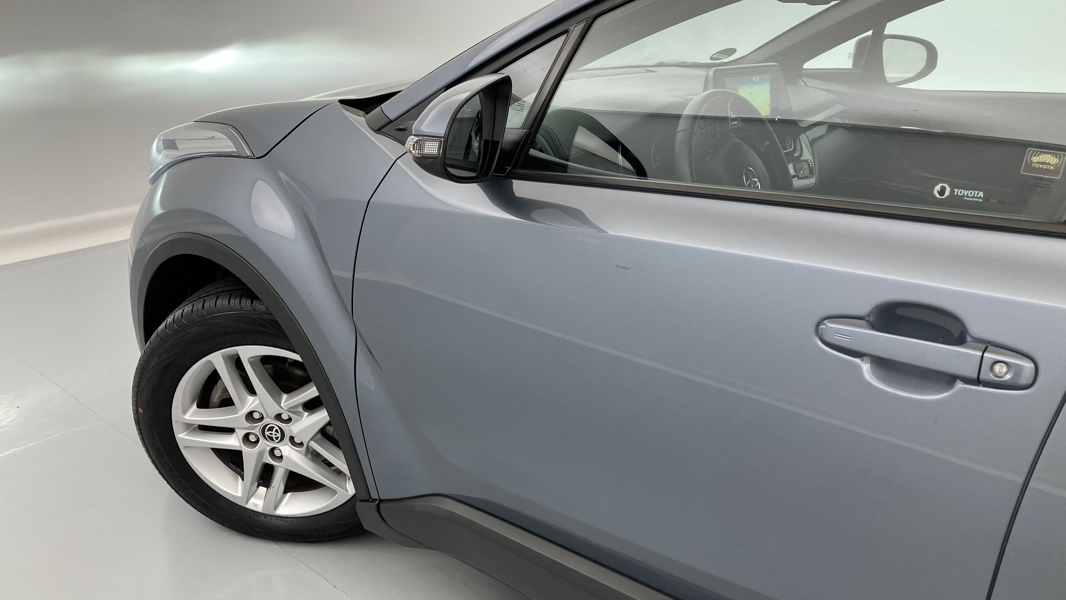 toyota c-hr business edition 1.8 E-CVT 125H 2023 azul sodalita 29