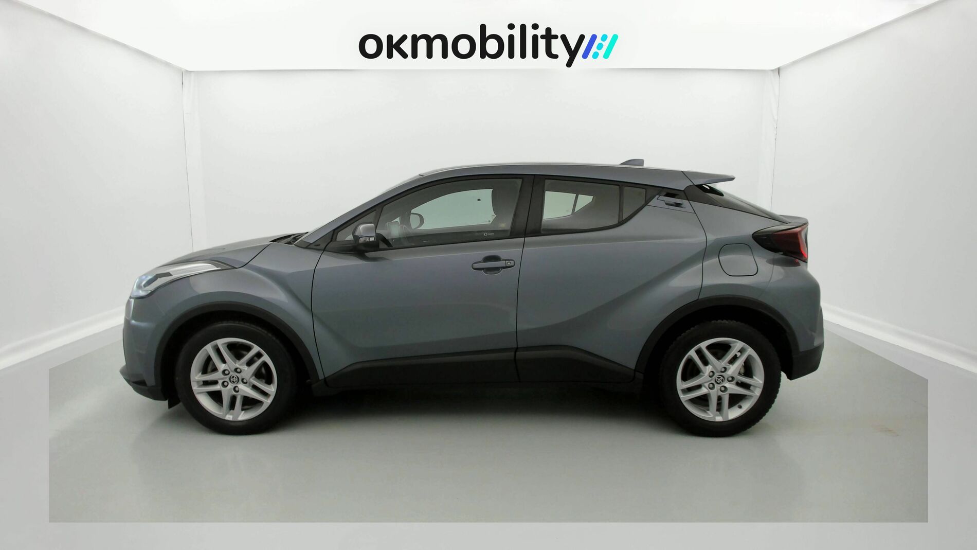toyota c-hr business edition 1.8 E-CVT 125H 2023 azul sodalita 8