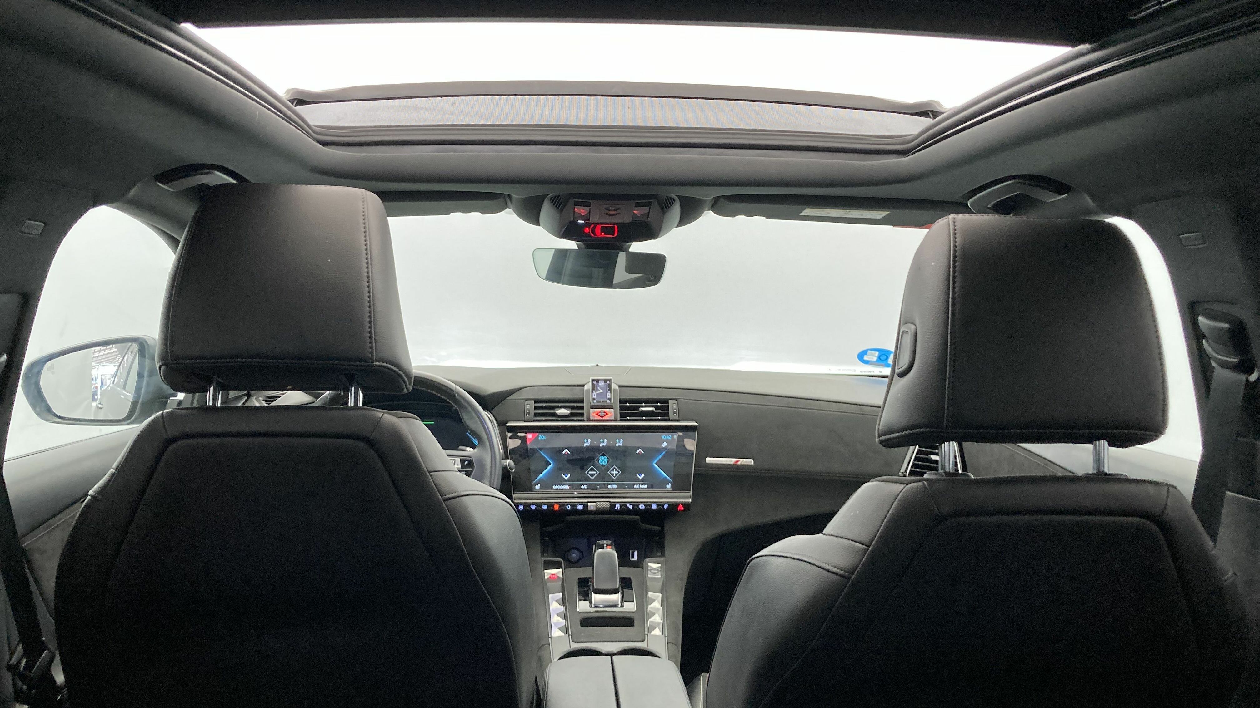 ds ds7 crossback performance line + E-TENSE 300 CA 2021 negro perla 30