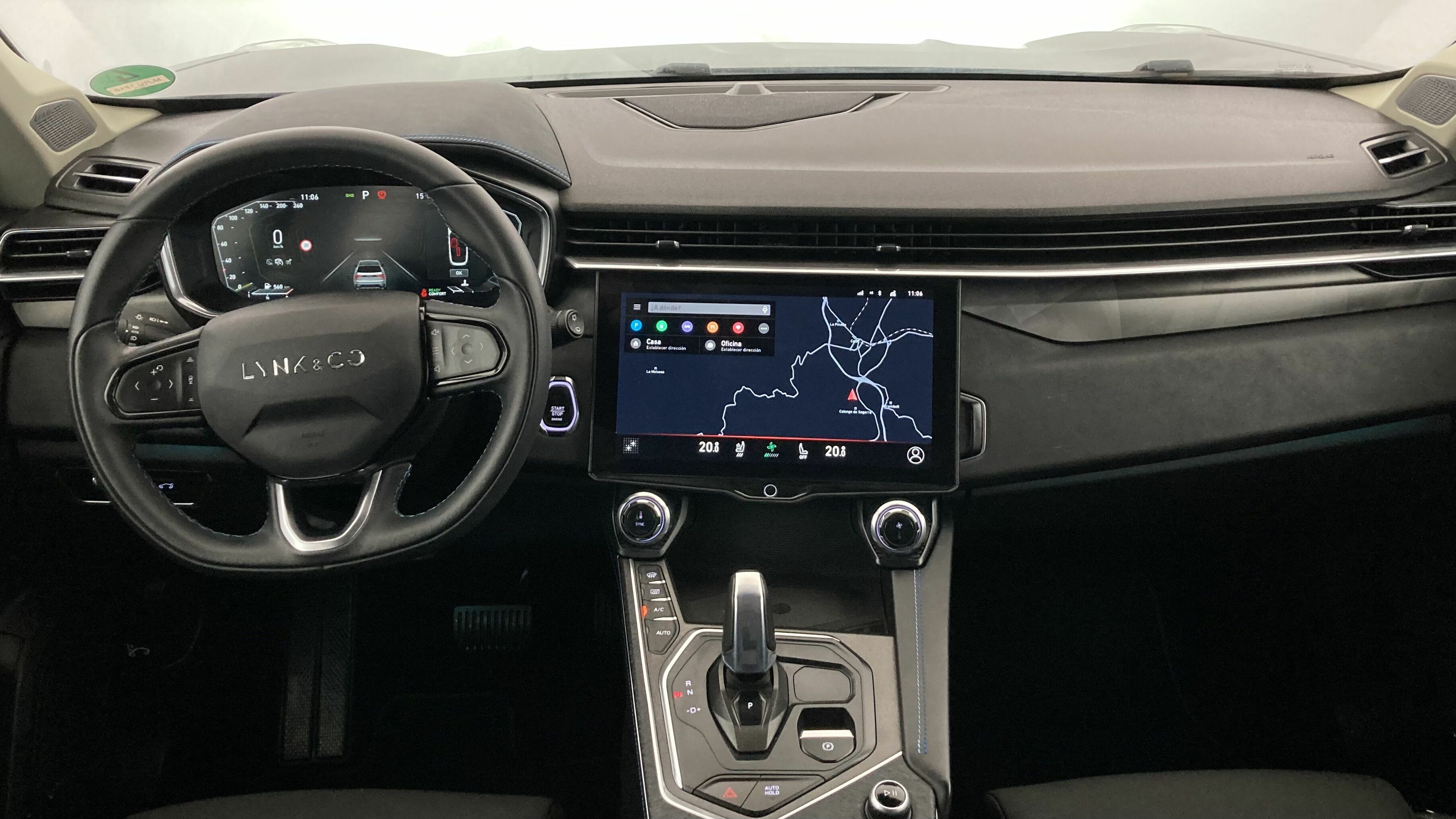 lynk&co 1 nv 1.5 HEV 197 2021 negro 17