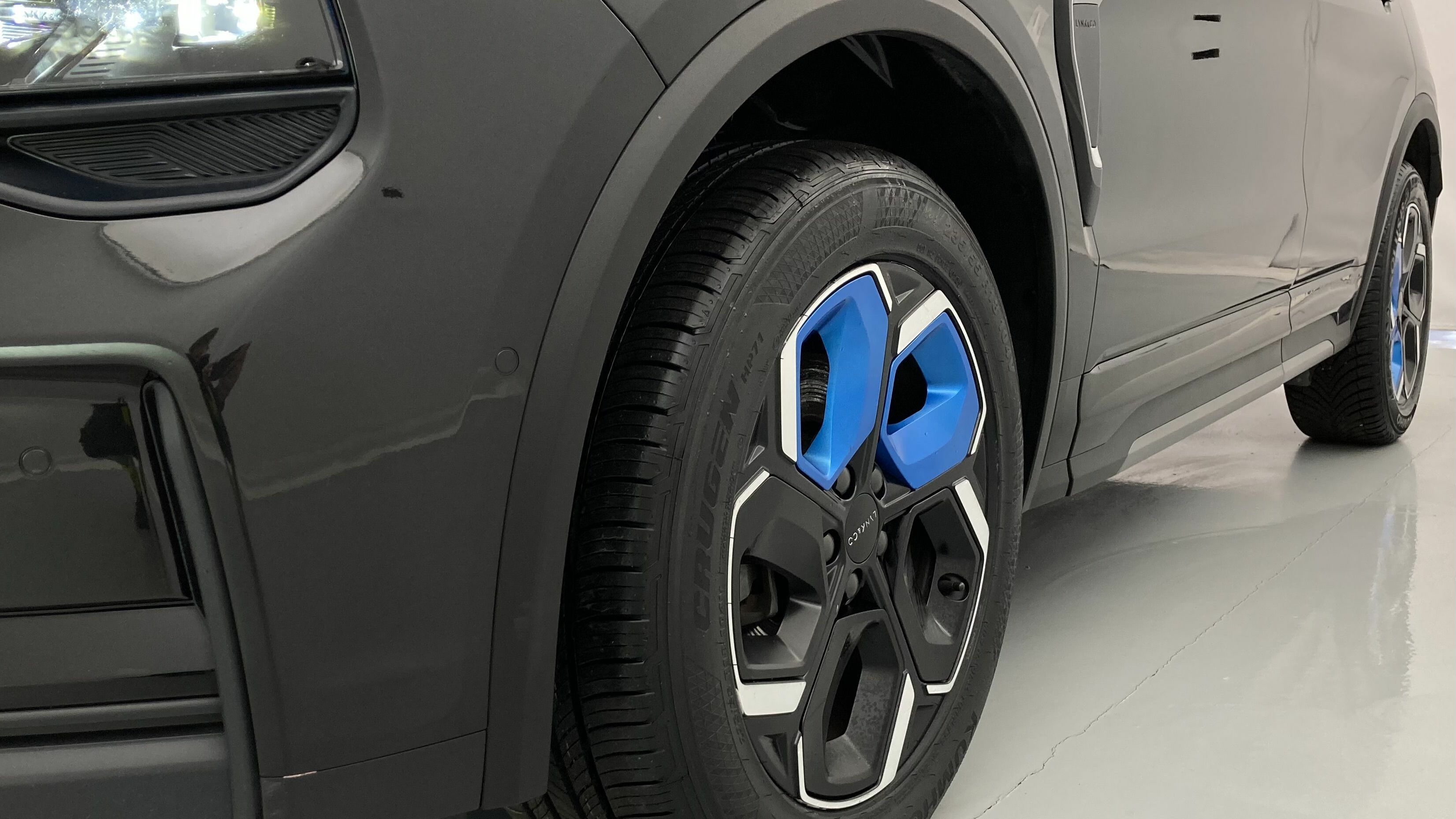 lynk&co 1 nv 1.5 HEV 197 2021 negro 27