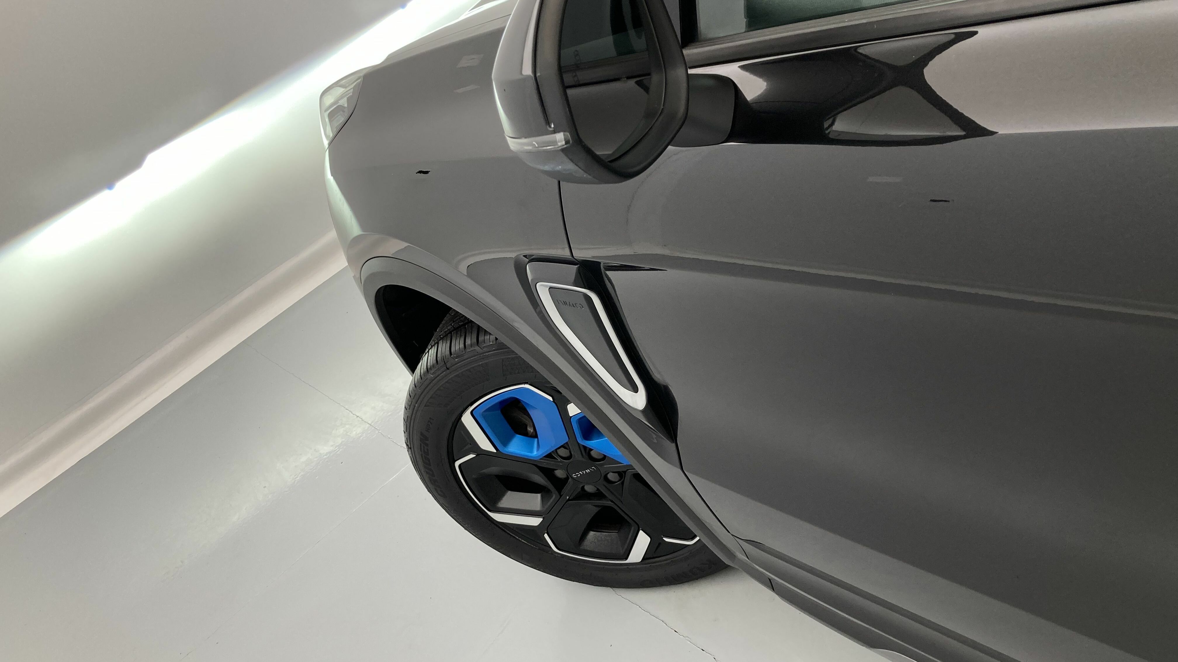 lynk&co 1 nv 1.5 HEV 197 2021 negro 29