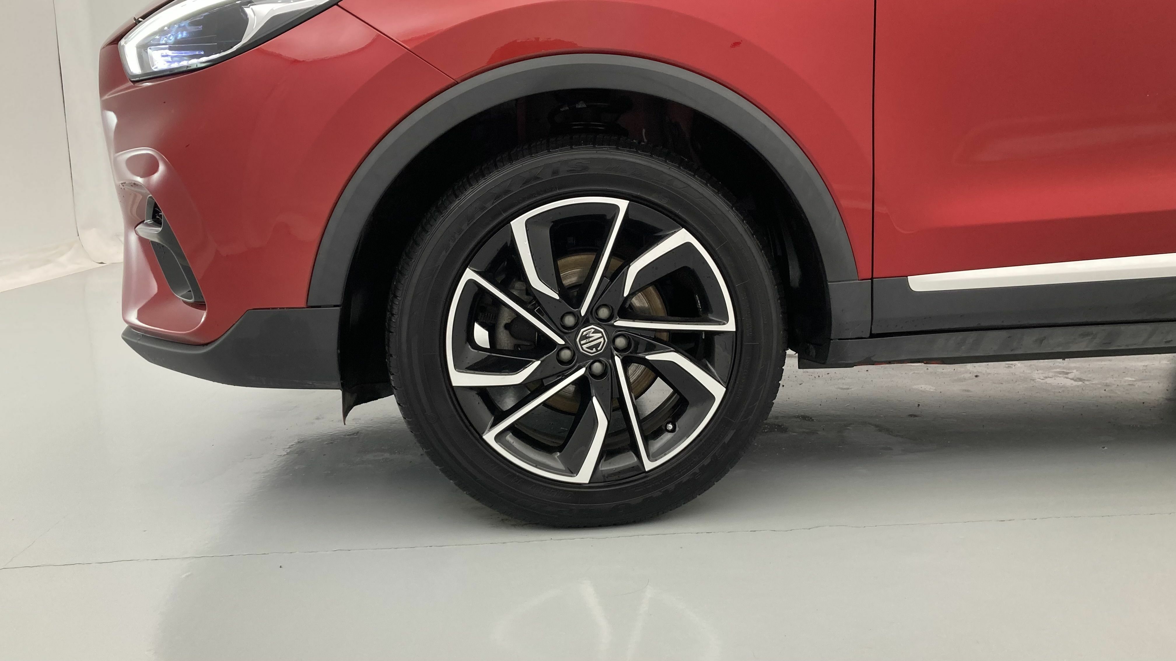 mg zs luxury 1.5 VTI-TECH 106 2023 diamond red 26