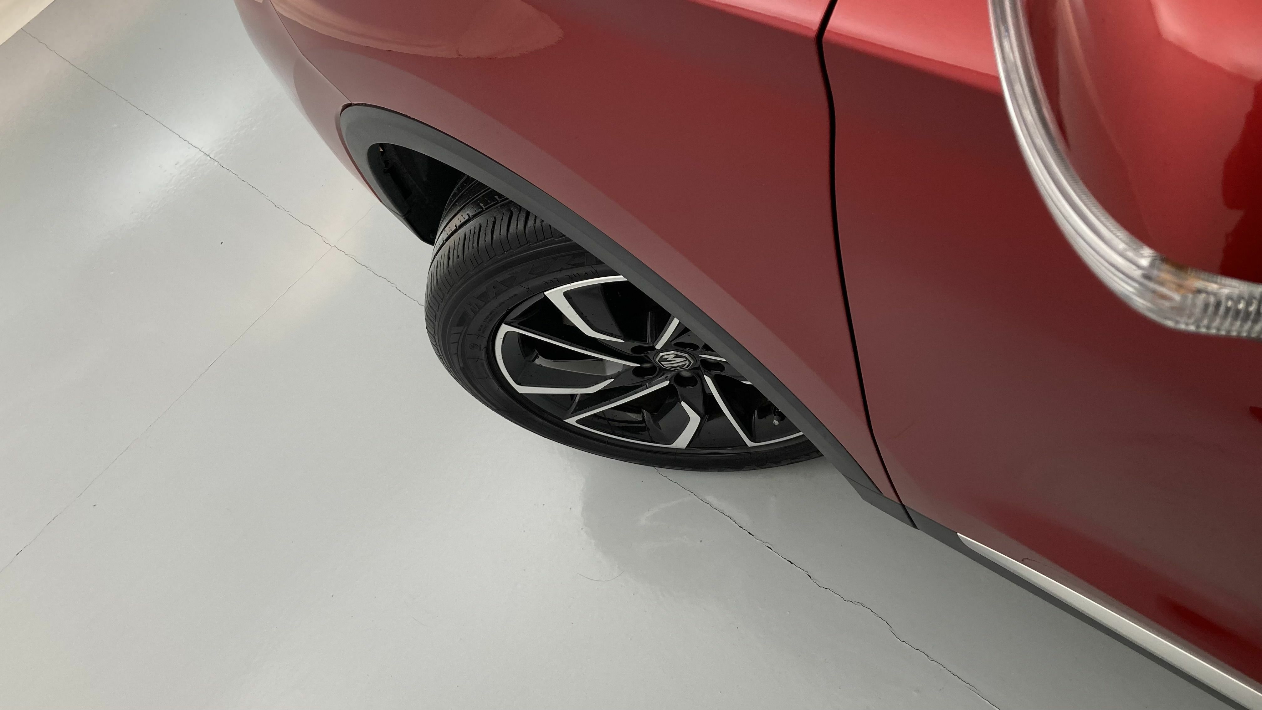 mg zs luxury 1.5 VTI-TECH 106 2023 diamond red 27