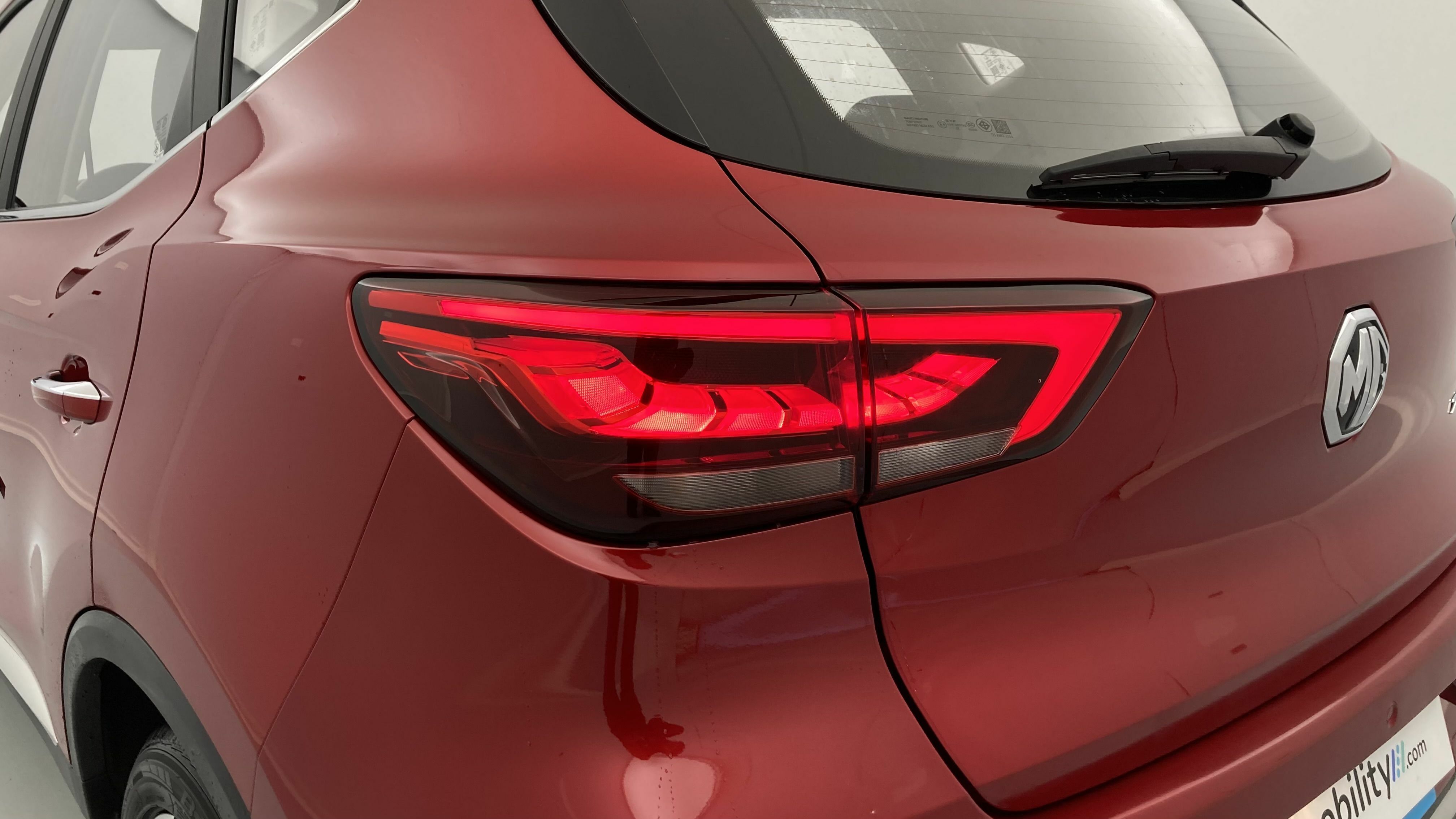 mg zs luxury 1.5 VTI-TECH 106 2023 diamond red 29