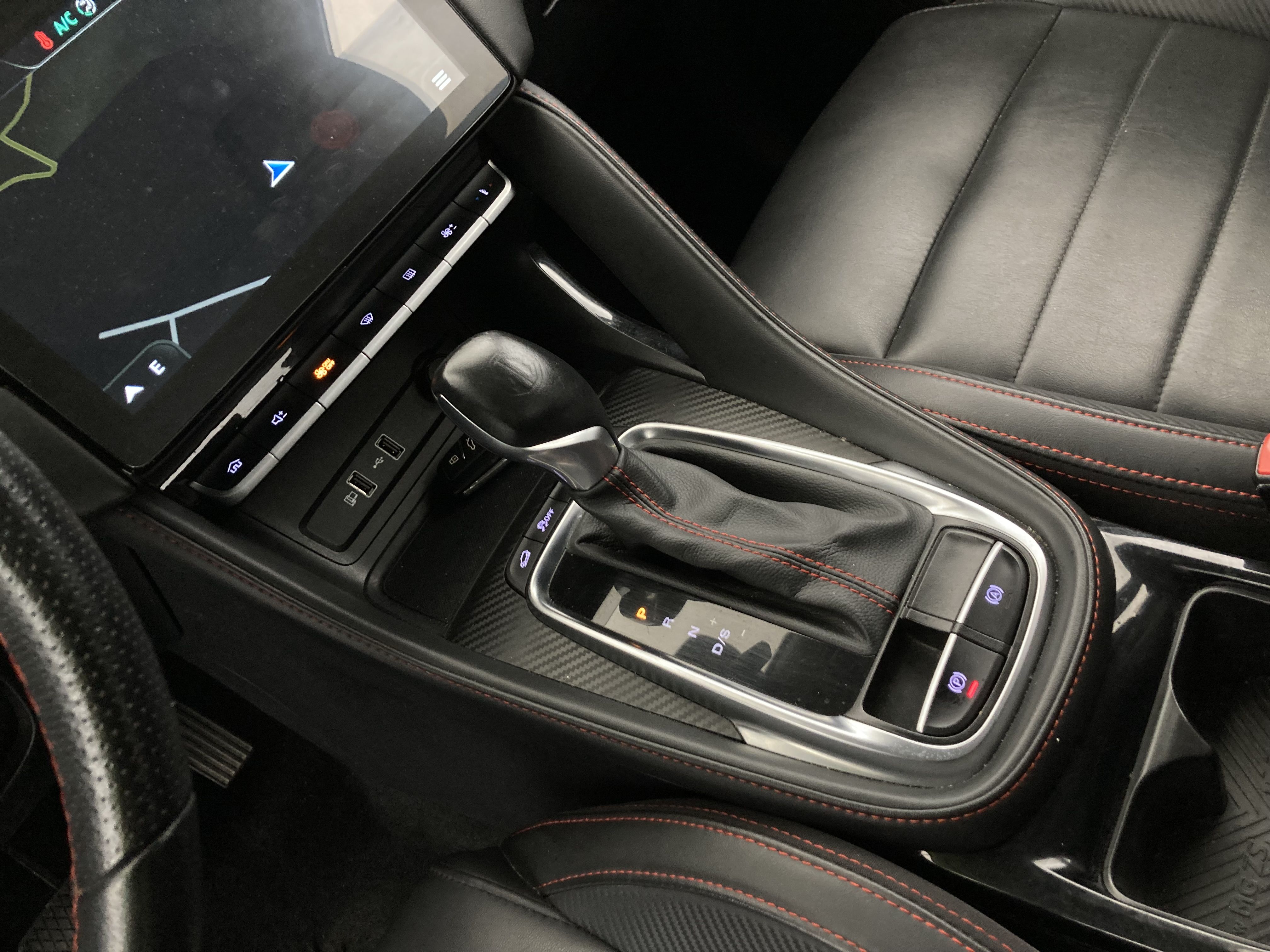 mg zs luxury 1.0 T-GDI 111 CA 2023 dover white 14