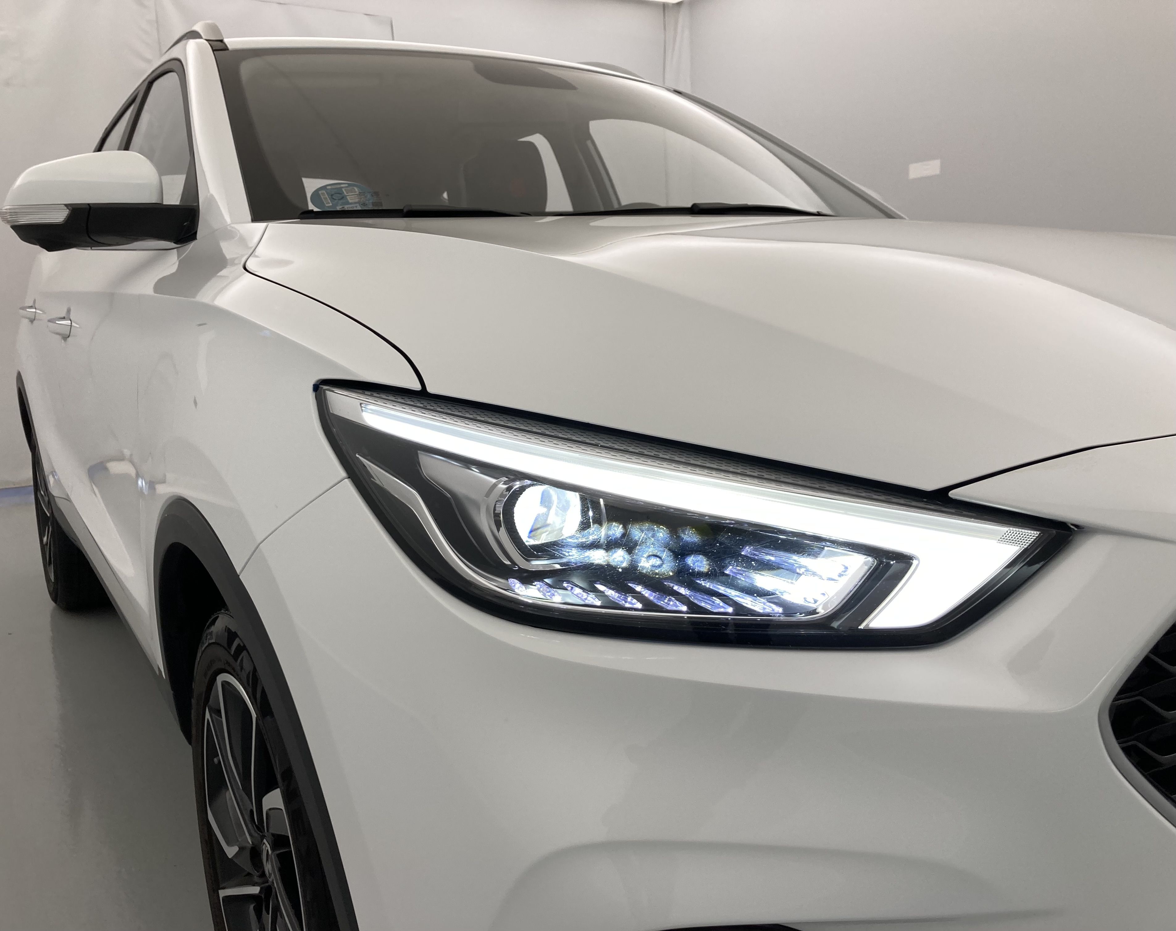 mg zs luxury 1.0 T-GDI 111 CA 2023 dover white 32