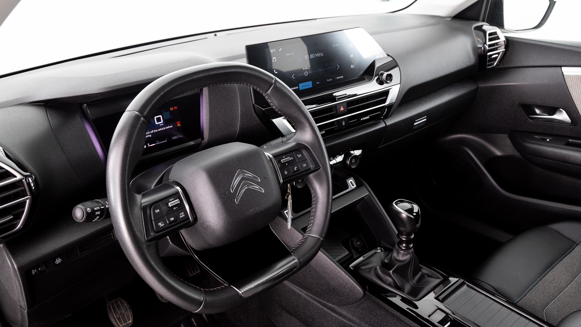 citroen c4 feel pack 1.2 PURETECH 130 2023 blanco nacarado 15