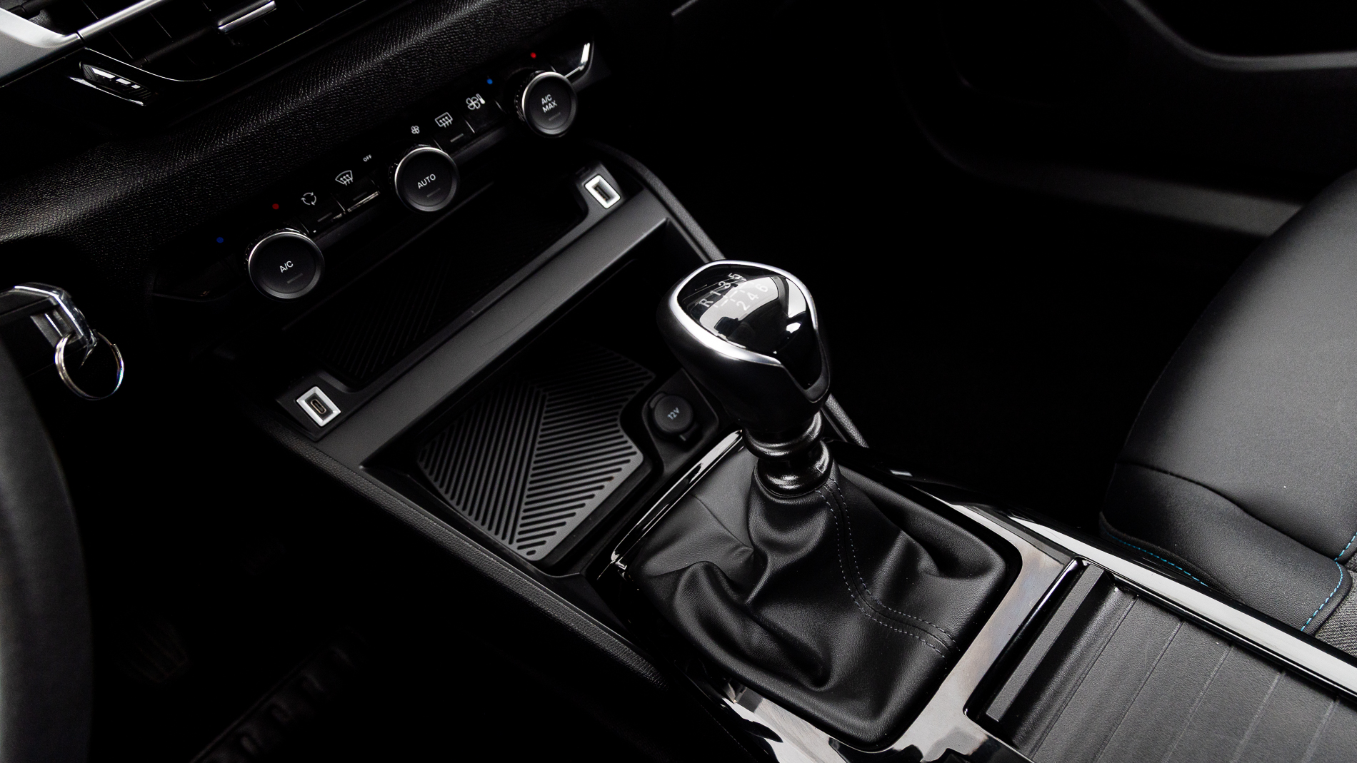 citroen c4 feel pack 1.2 PURETECH 130 2023 blanco nacarado 18