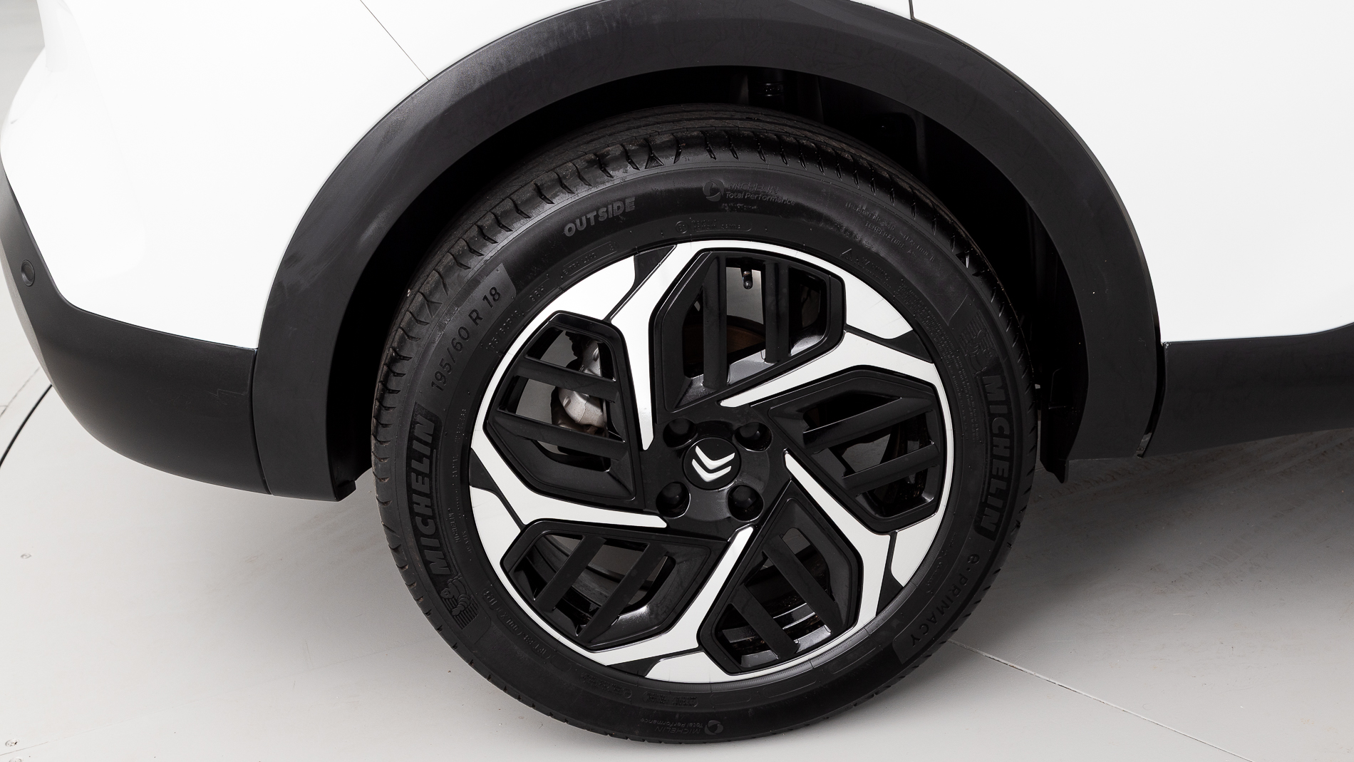 citroen c4 feel pack 1.2 PURETECH 130 2023 blanco nacarado 27