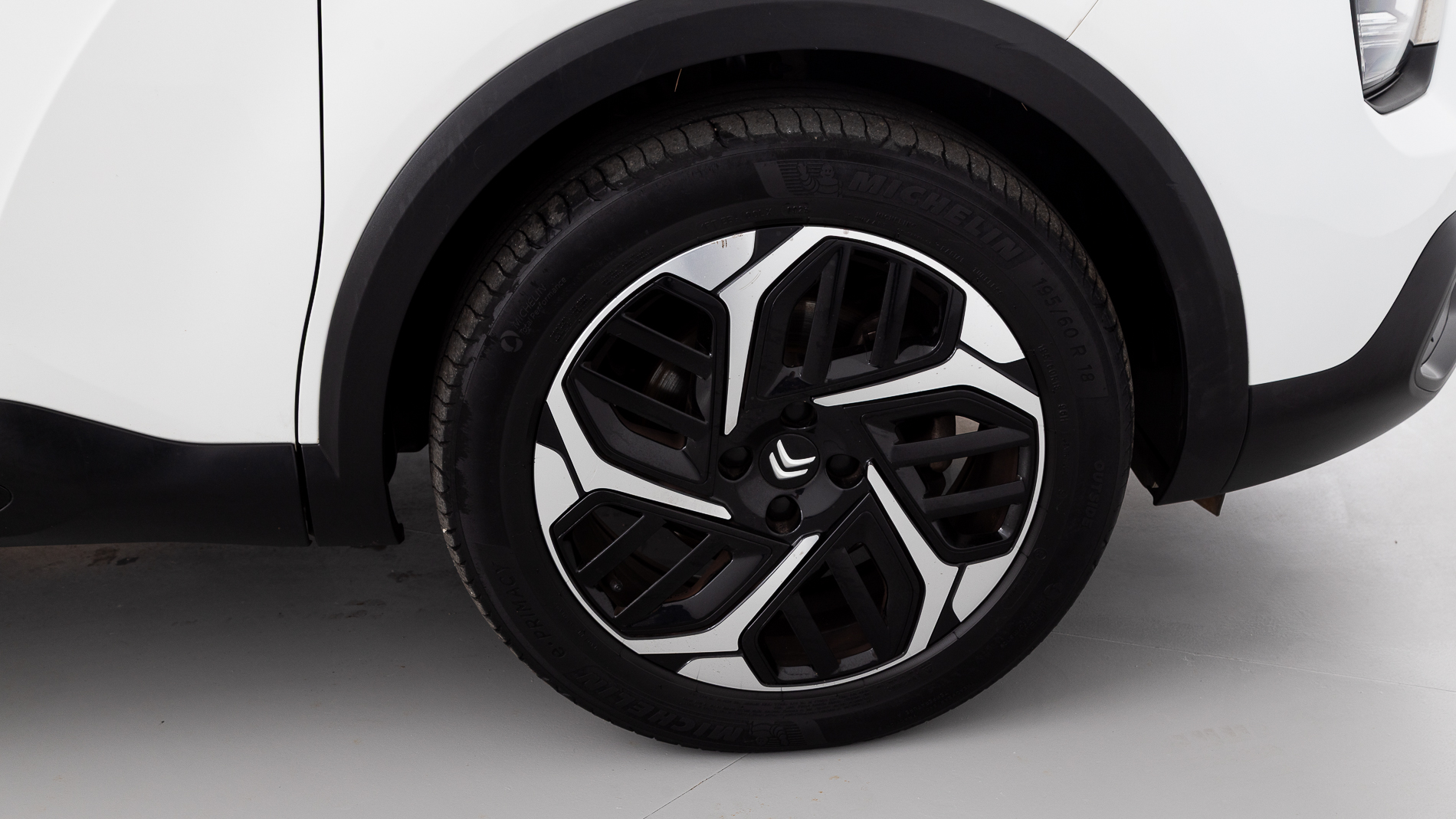 citroen c4 feel pack 1.2 PURETECH 130 2023 blanco nacarado 28