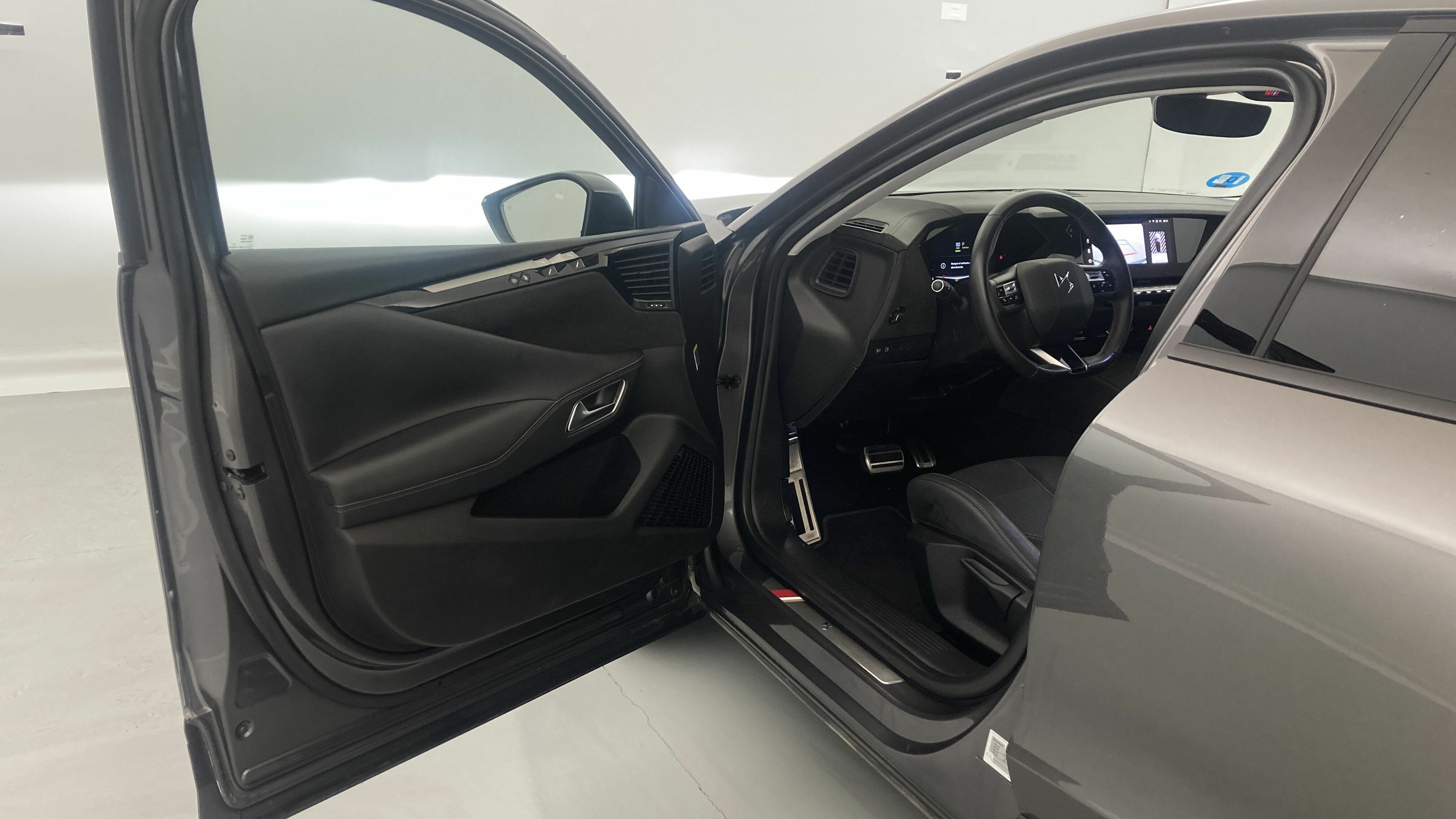 ds ds4 performance line + E-TENSE 225 CA 2023 gris platino 14