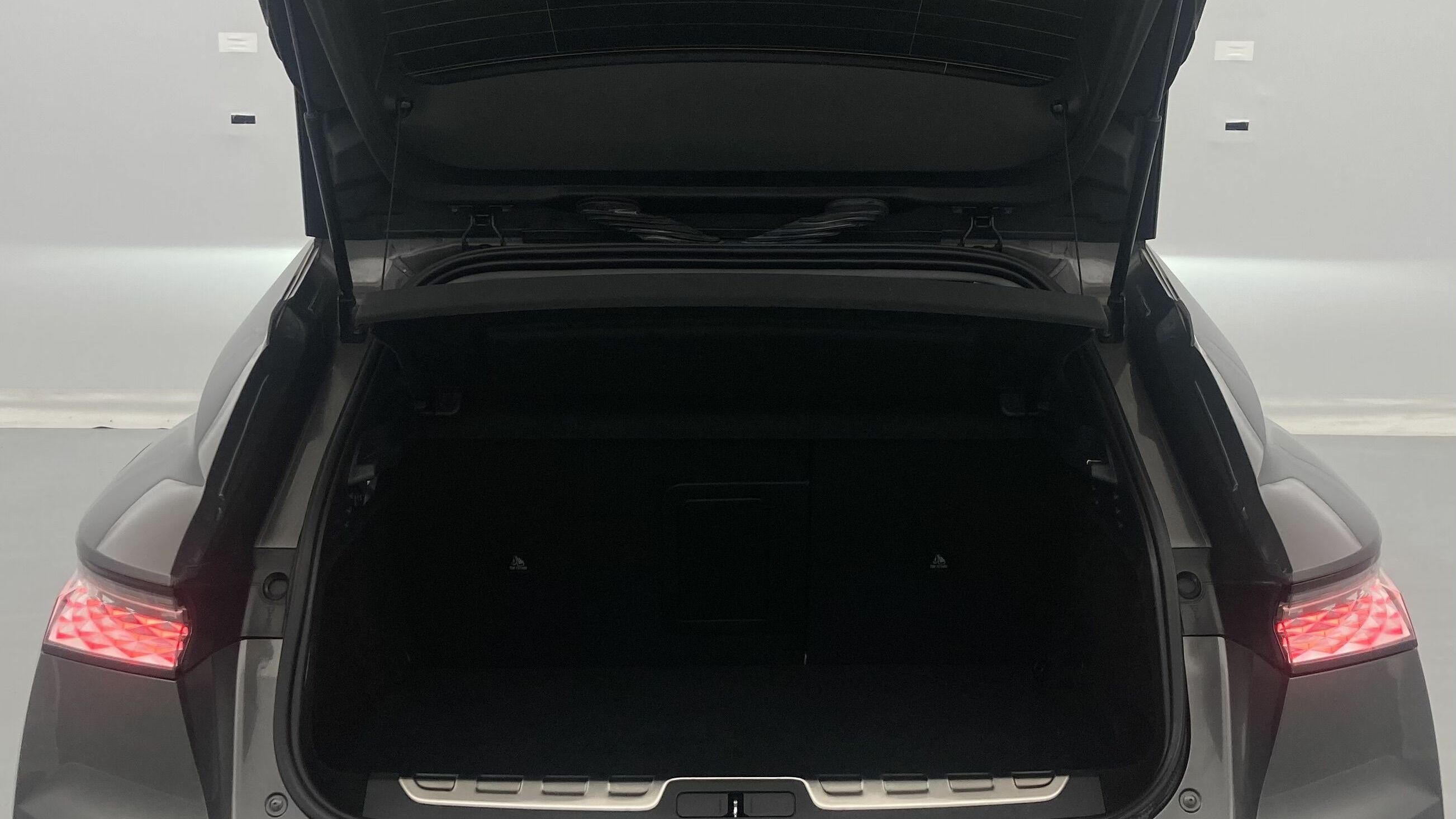 ds ds4 performance line + E-TENSE 225 CA 2023 gris platino 25