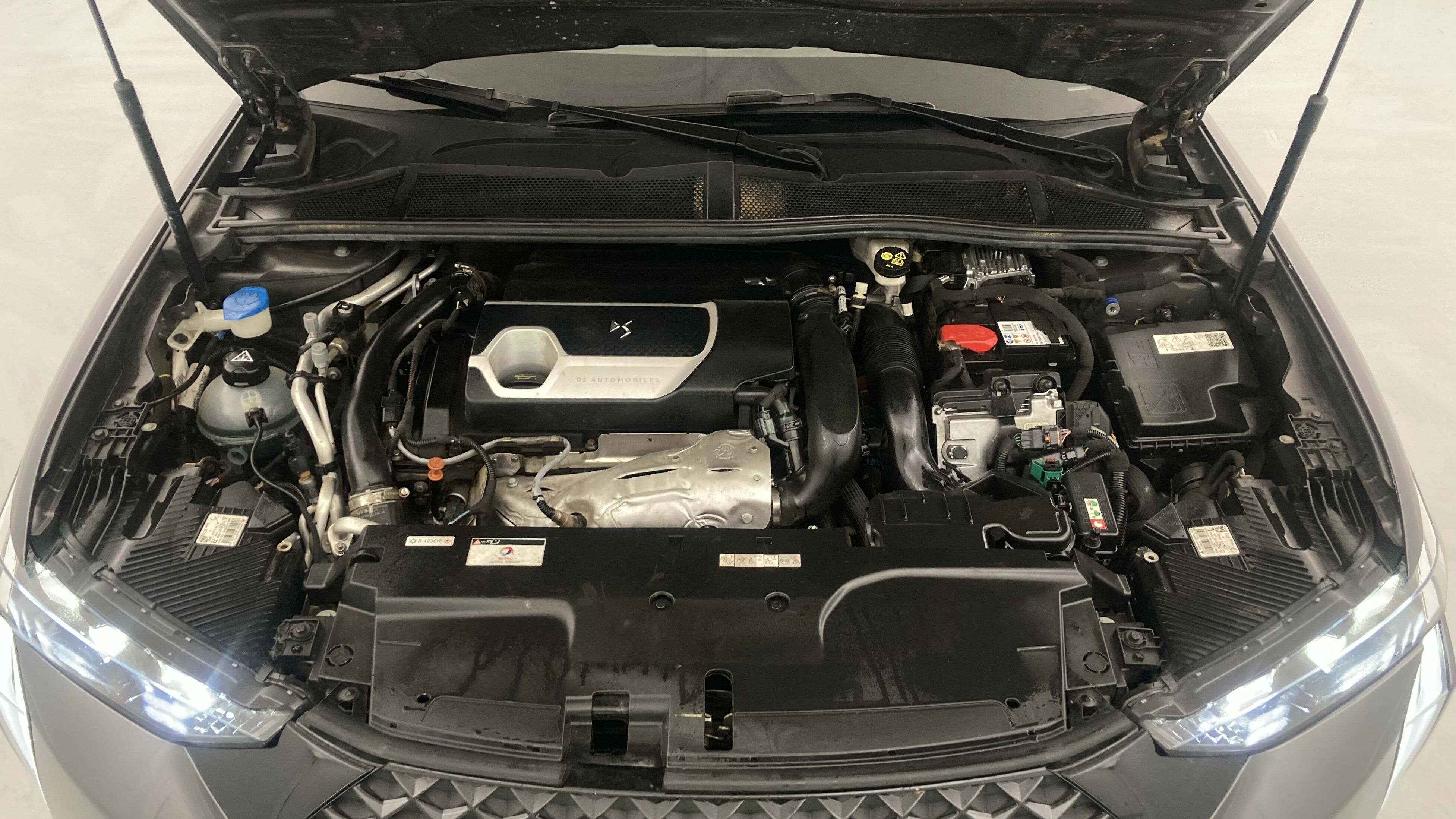 ds ds4 performance line + E-TENSE 225 CA 2023 gris platino 26