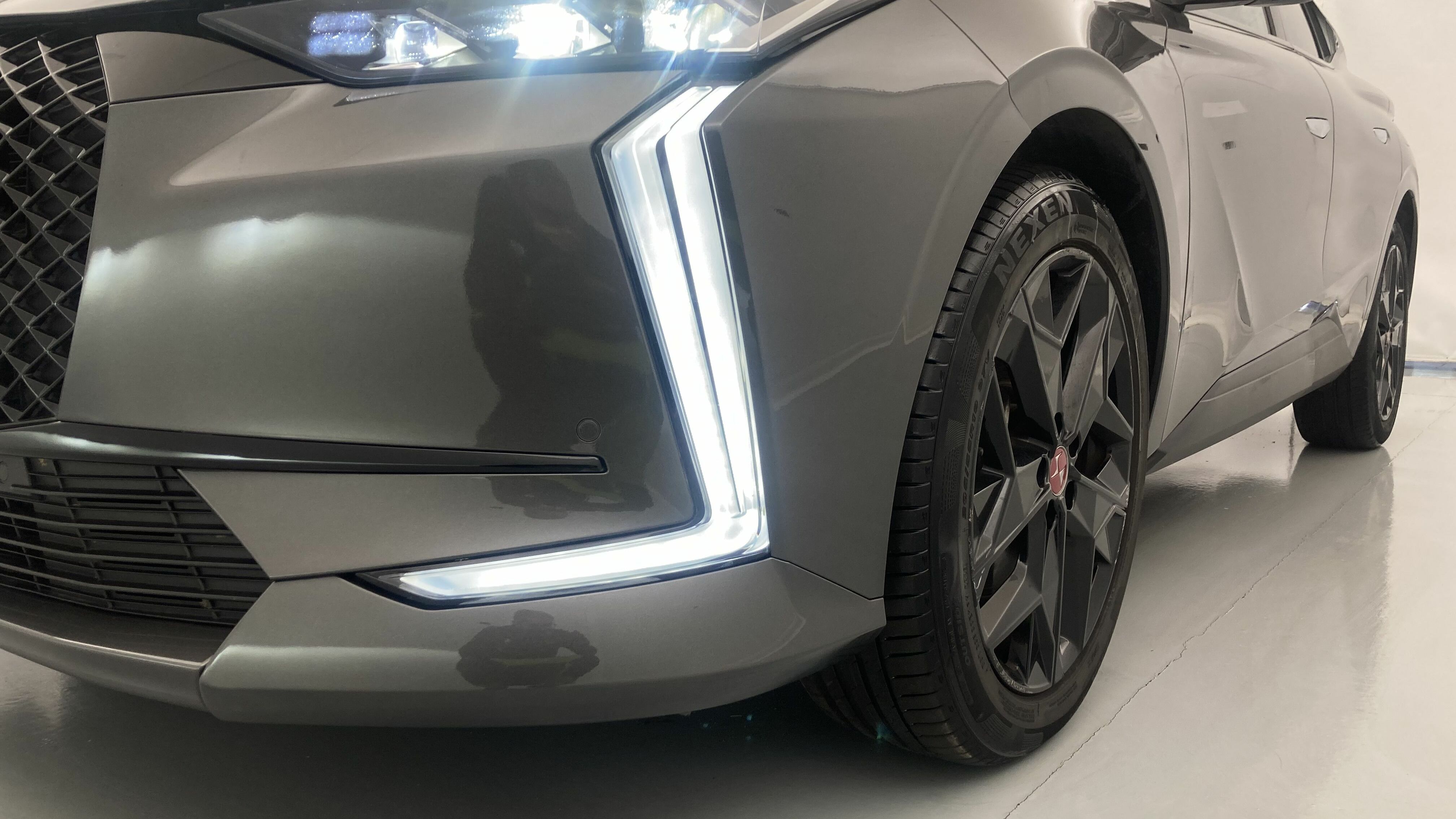 ds ds4 performance line + E-TENSE 225 CA 2023 gris platino 27