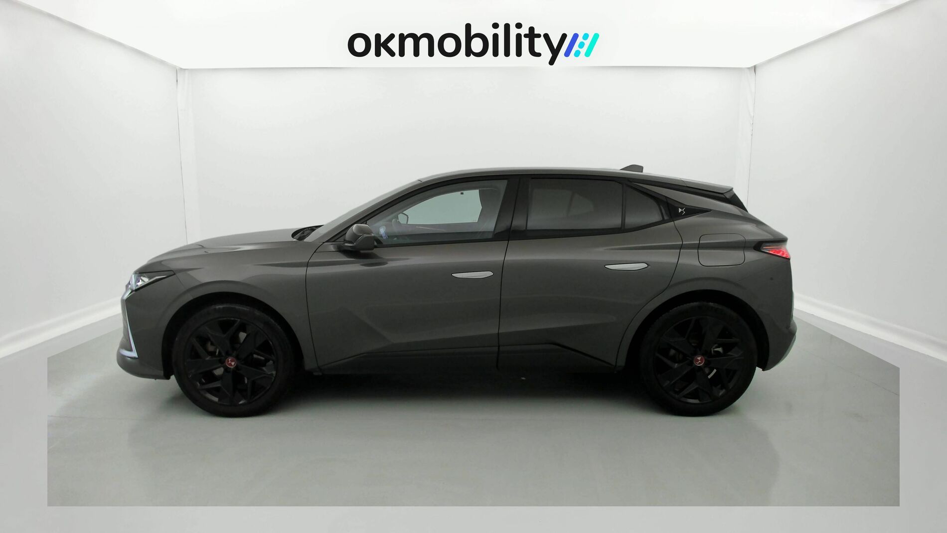 ds ds4 performance line + E-TENSE 225 CA 2023 gris platino 8