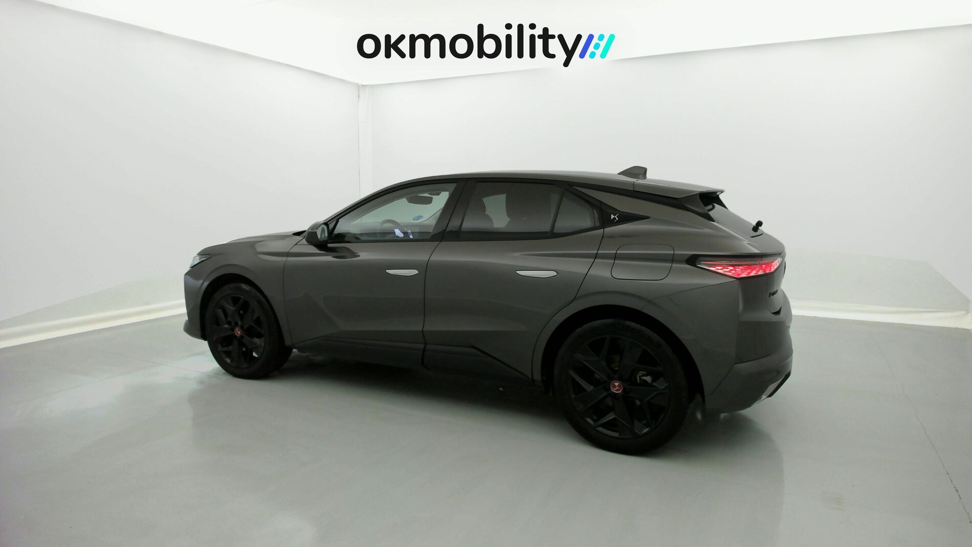 ds ds4 performance line + E-TENSE 225 CA 2023 gris platino 9