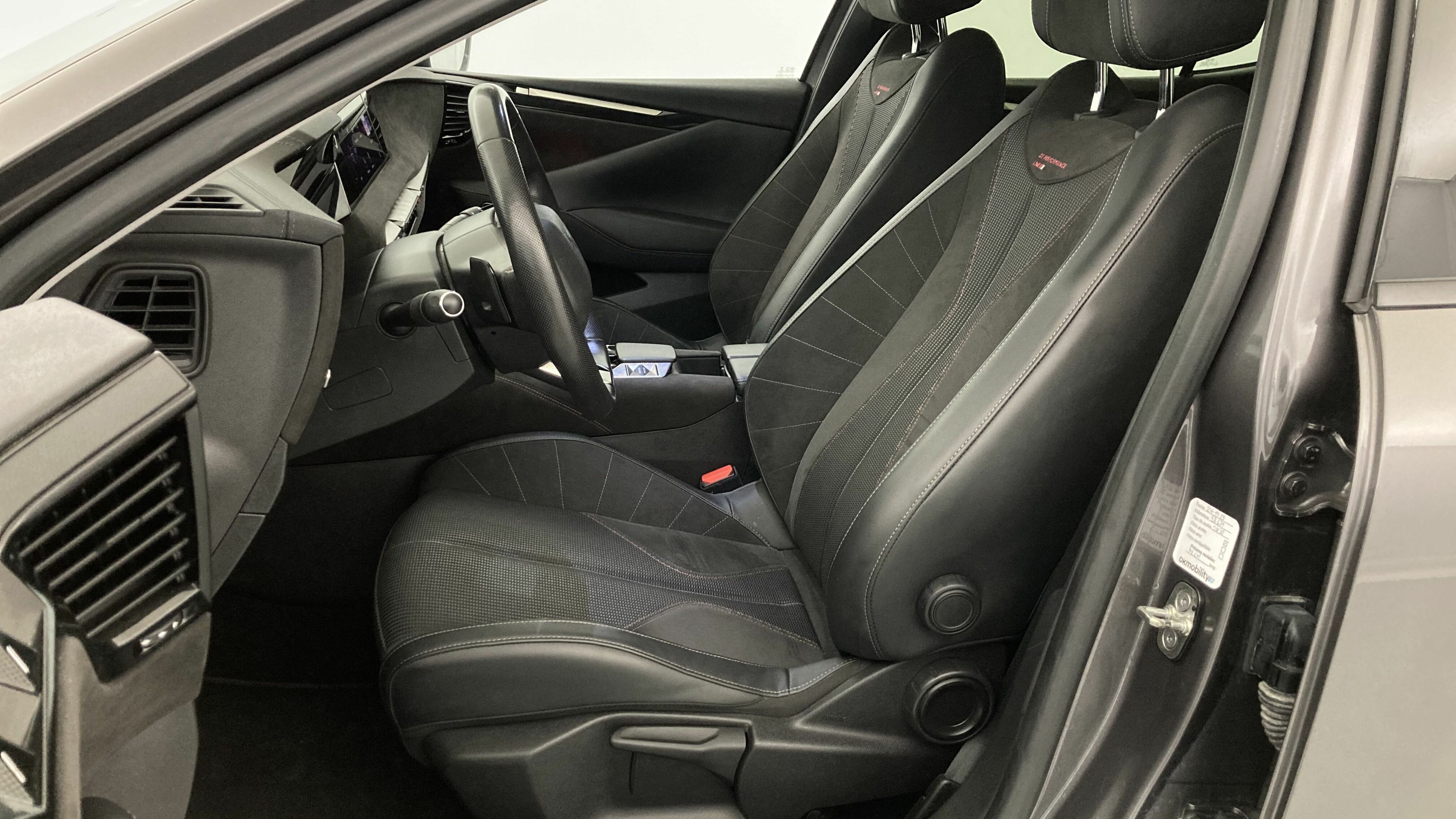 ds ds4 performance line + E-TENSE 225 CA 2023 gris platino 15