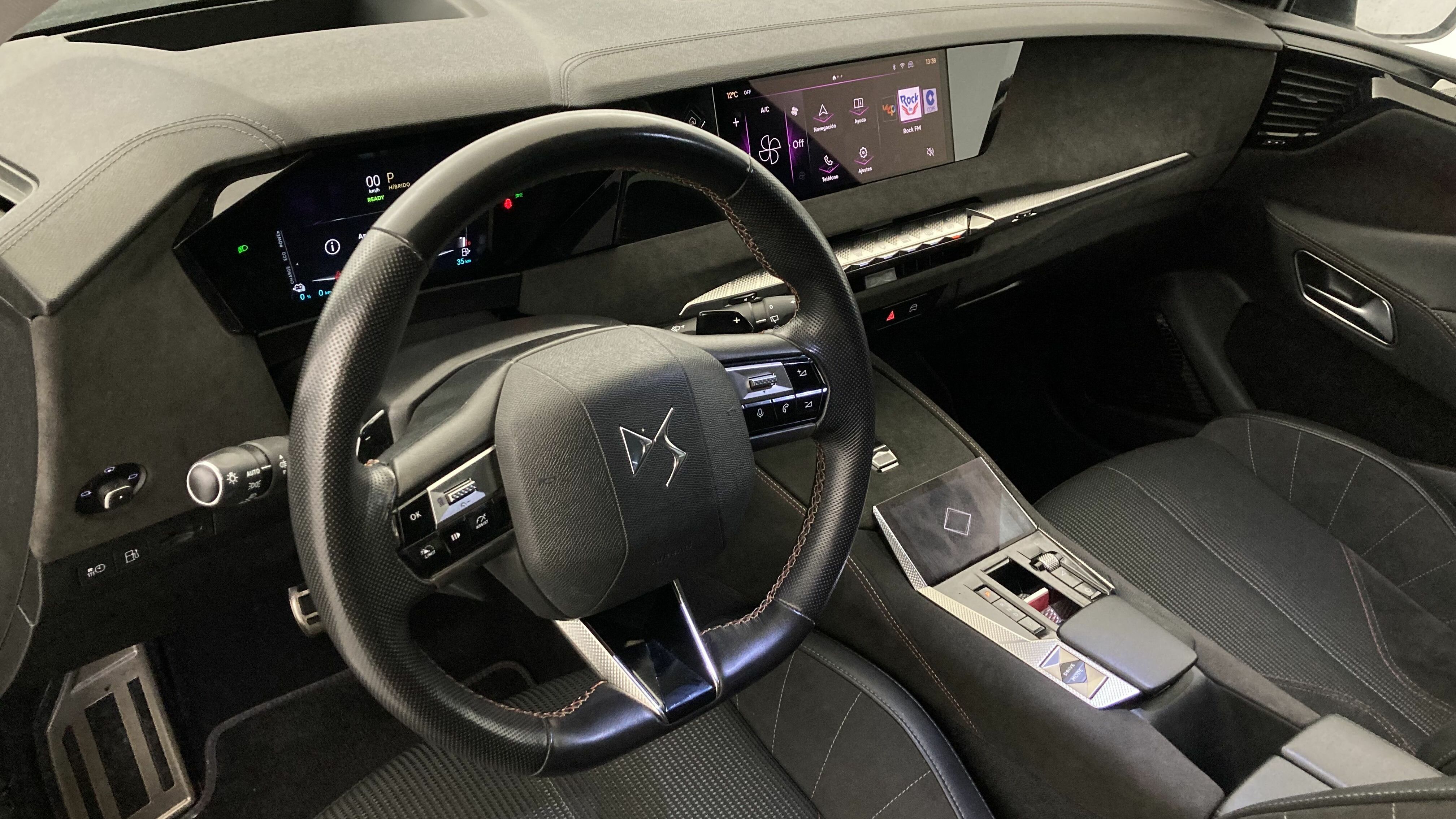 ds ds4 performance line + E-TENSE 225 CA 2023 gris platino 16