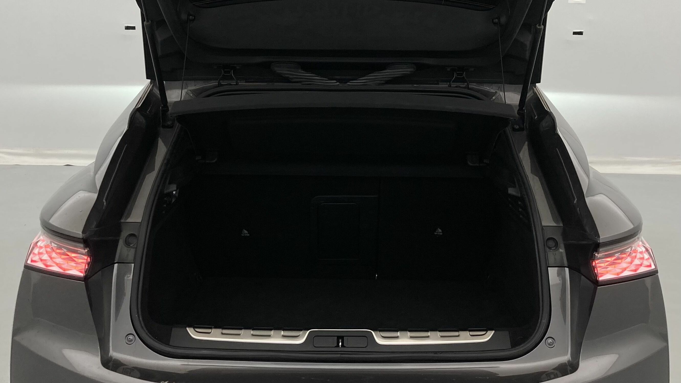 ds ds4 performance line + E-TENSE 225 CA 2023 gris platino 25