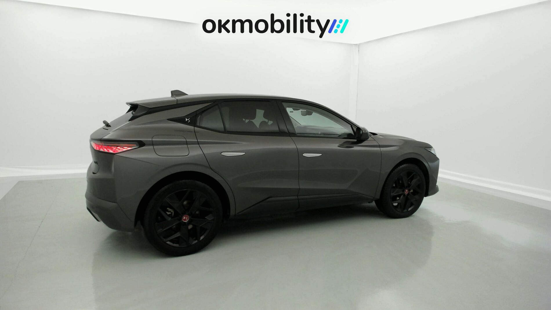 ds ds4 performance line + E-TENSE 225 CA 2023 gris platino 13